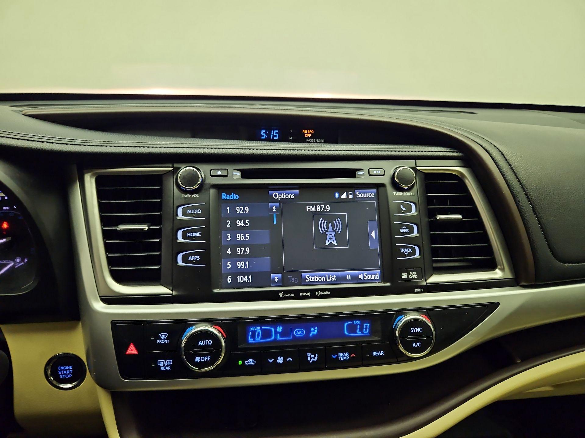 Thumbnail: 2018 Toyota Highlander - 14