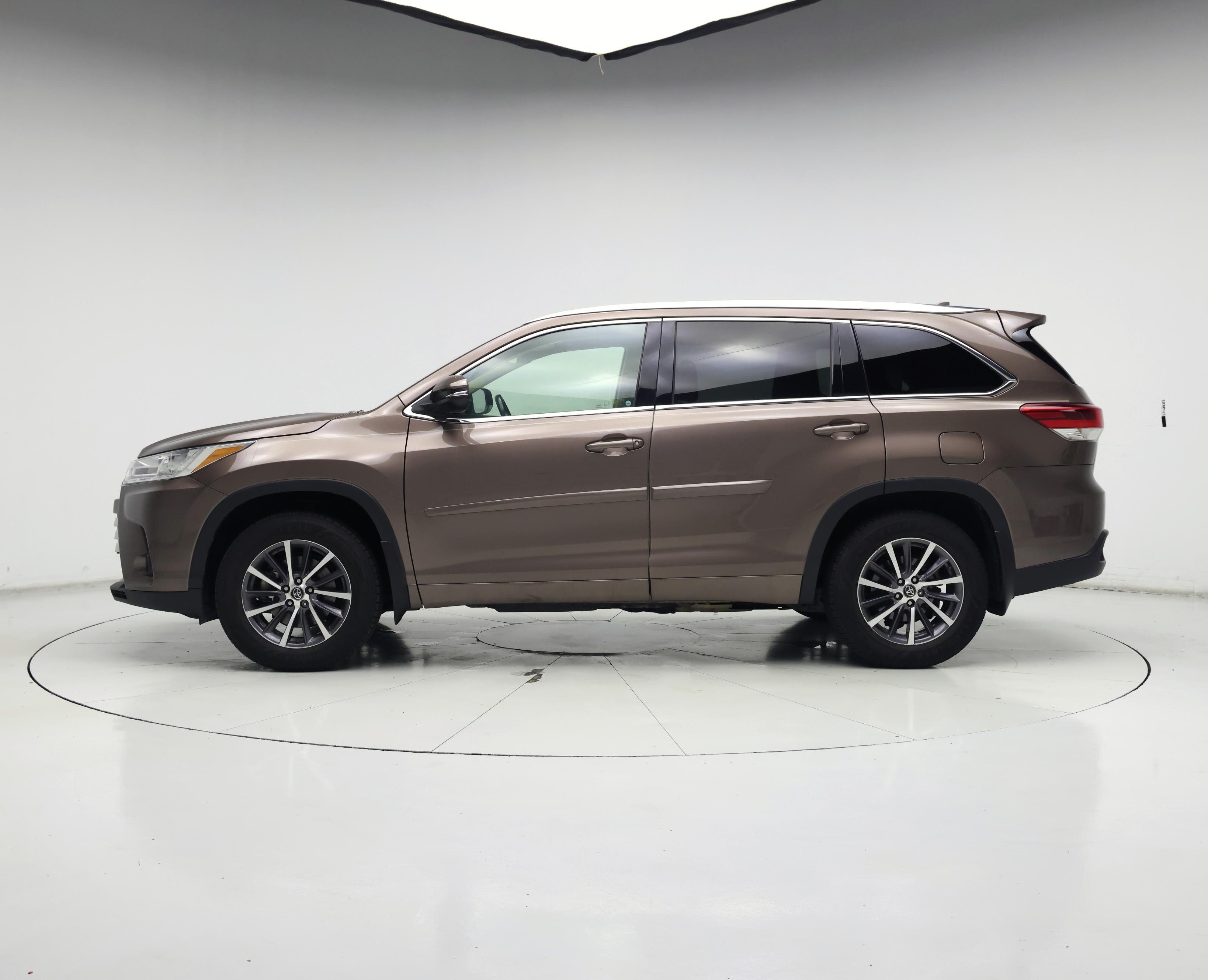 Thumbnail: 2018 Toyota Highlander - 3