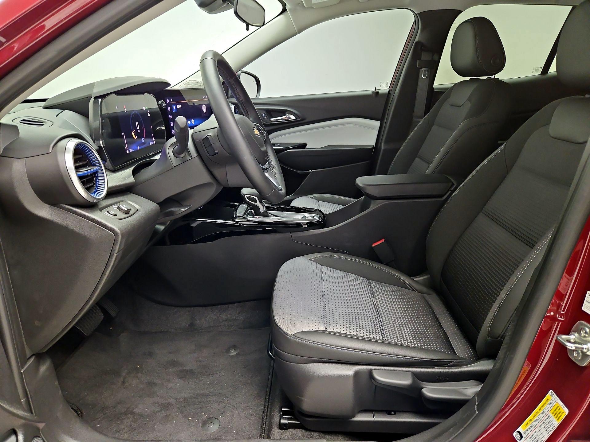 Thumbnail: 2025 Chevrolet Trax - 11