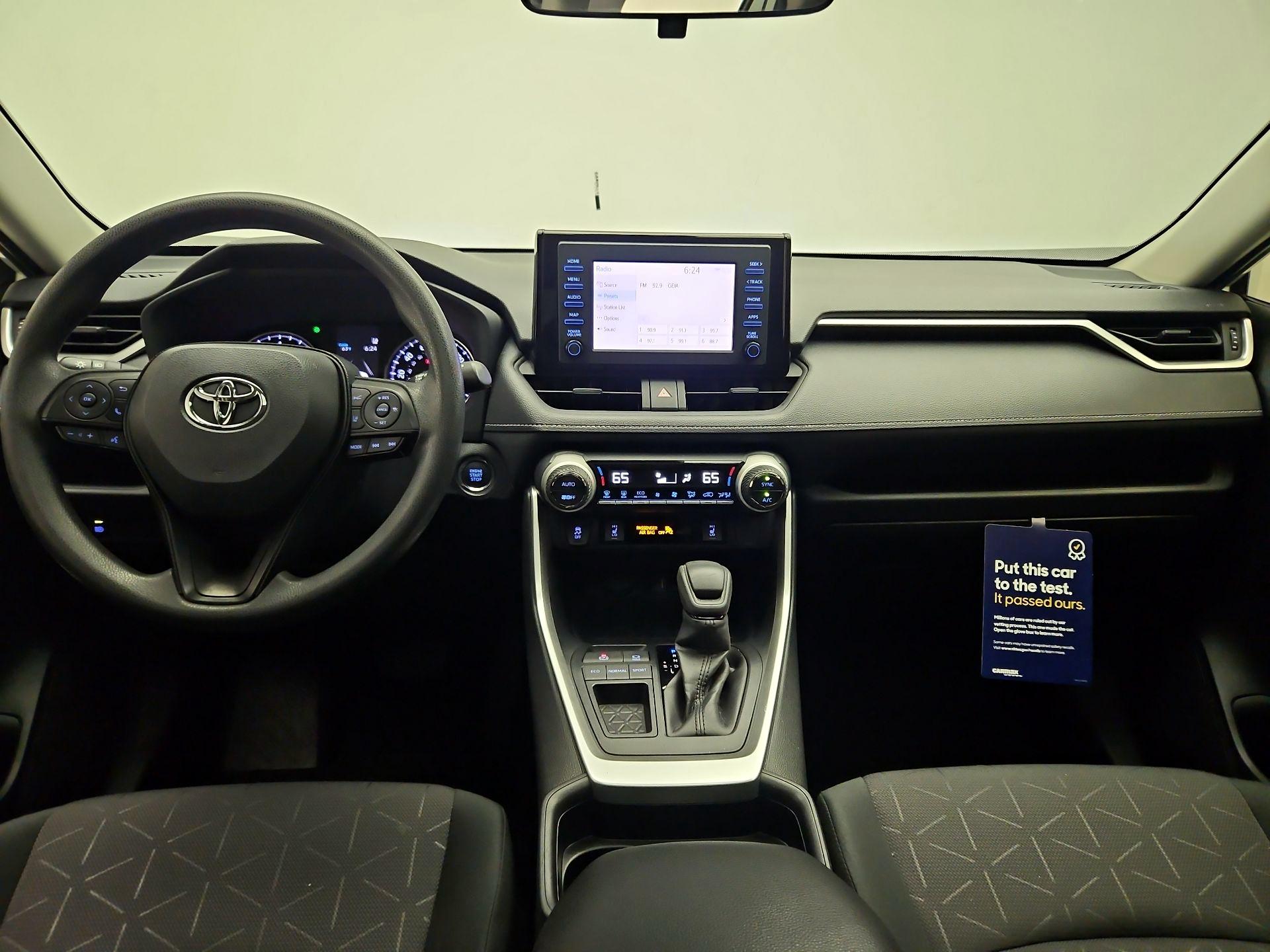 Thumbnail: 2019 Toyota RAV4 - 9
