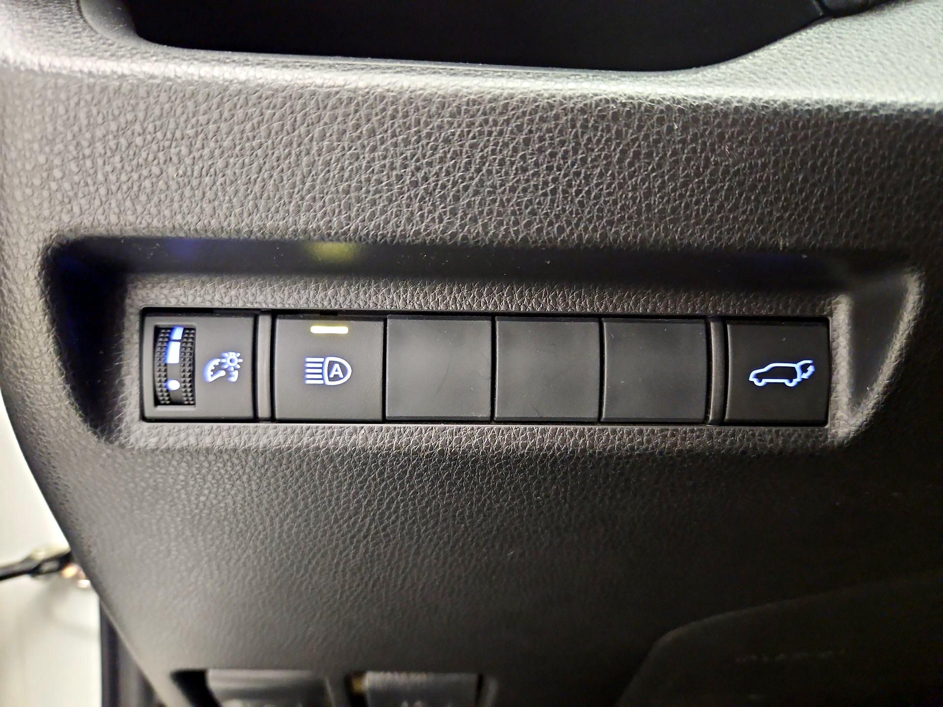 Thumbnail: 2019 Toyota RAV4 - 13