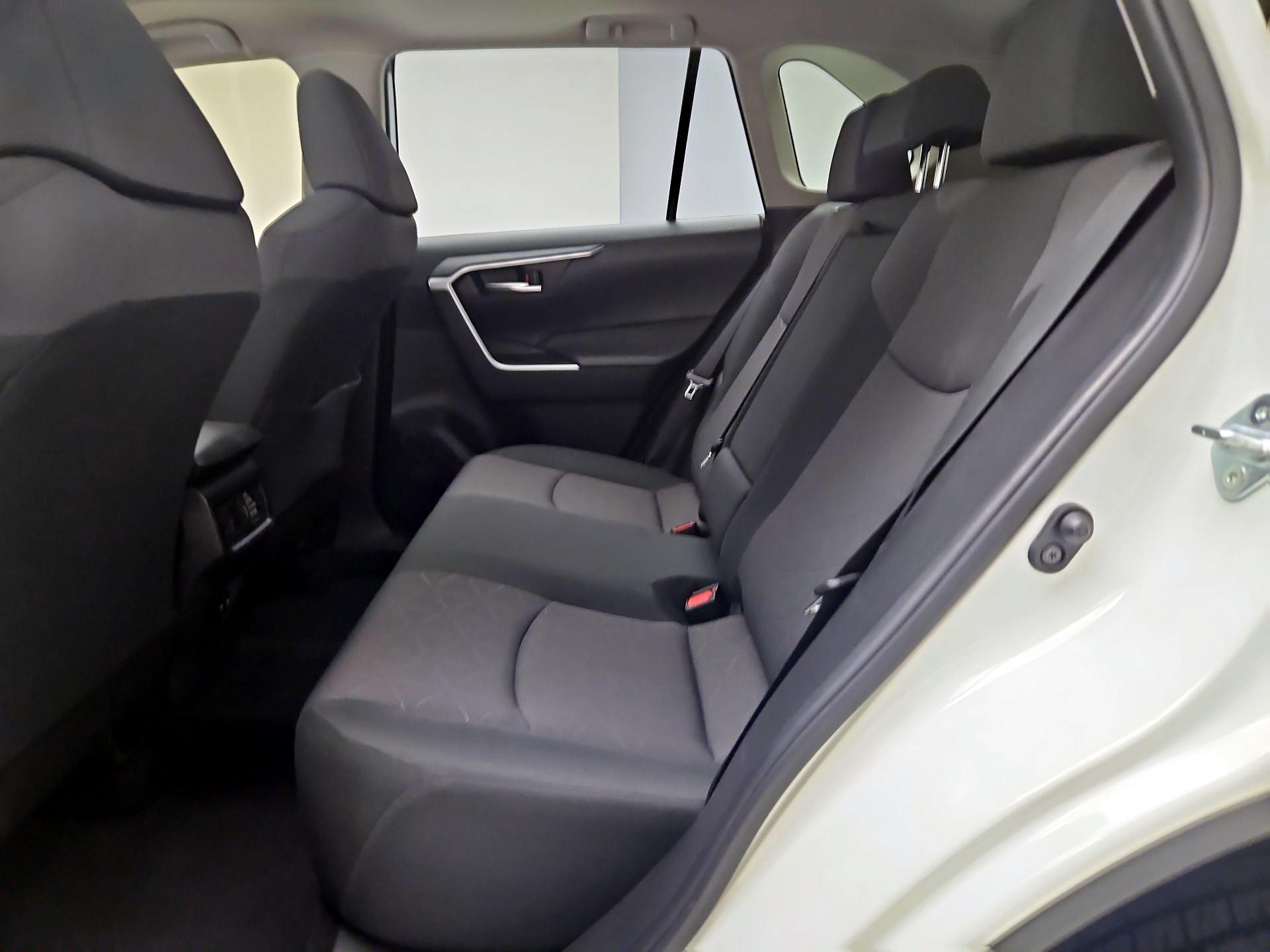 Thumbnail: 2019 Toyota RAV4 - 20