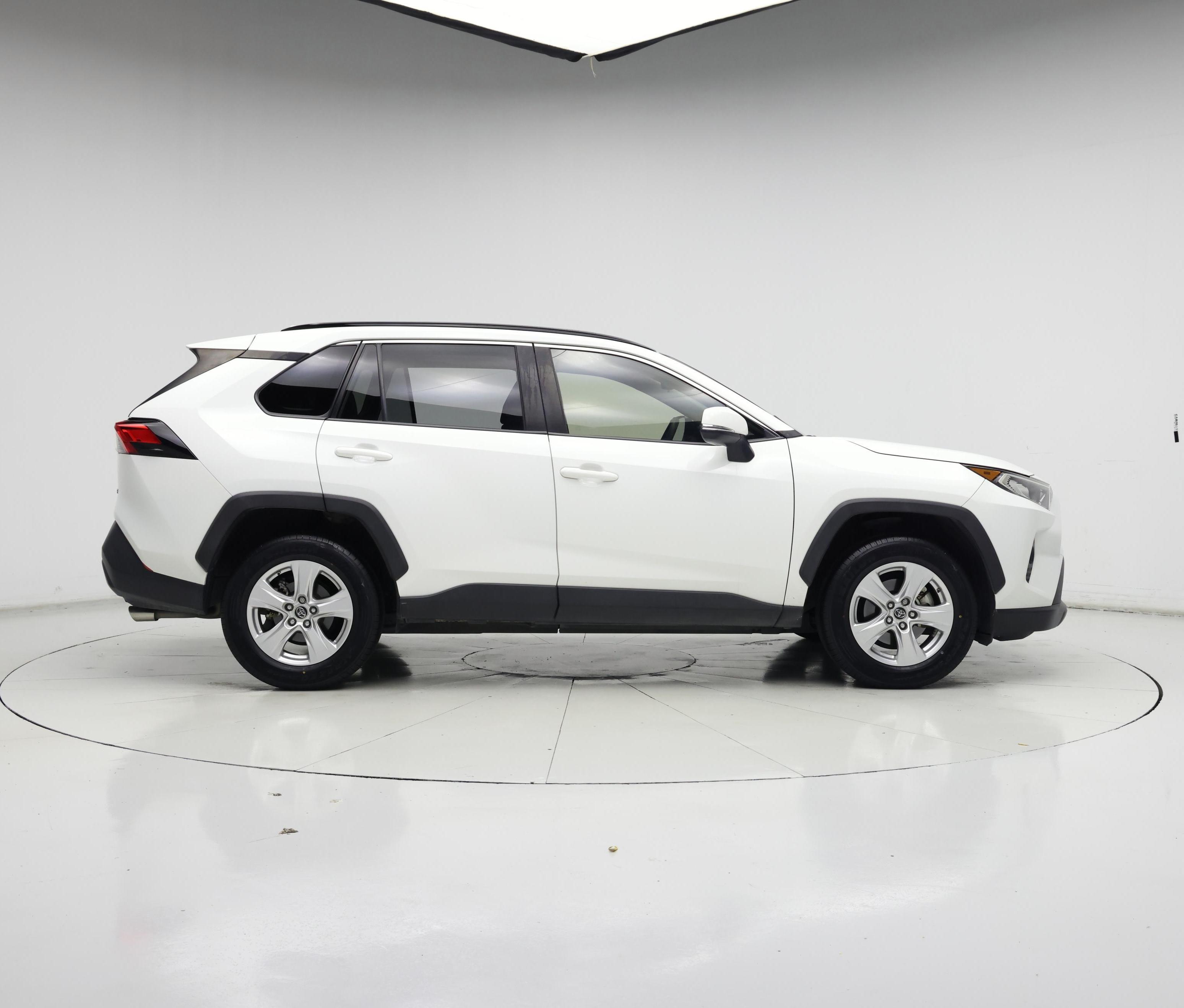 Thumbnail: 2019 Toyota RAV4 - 7