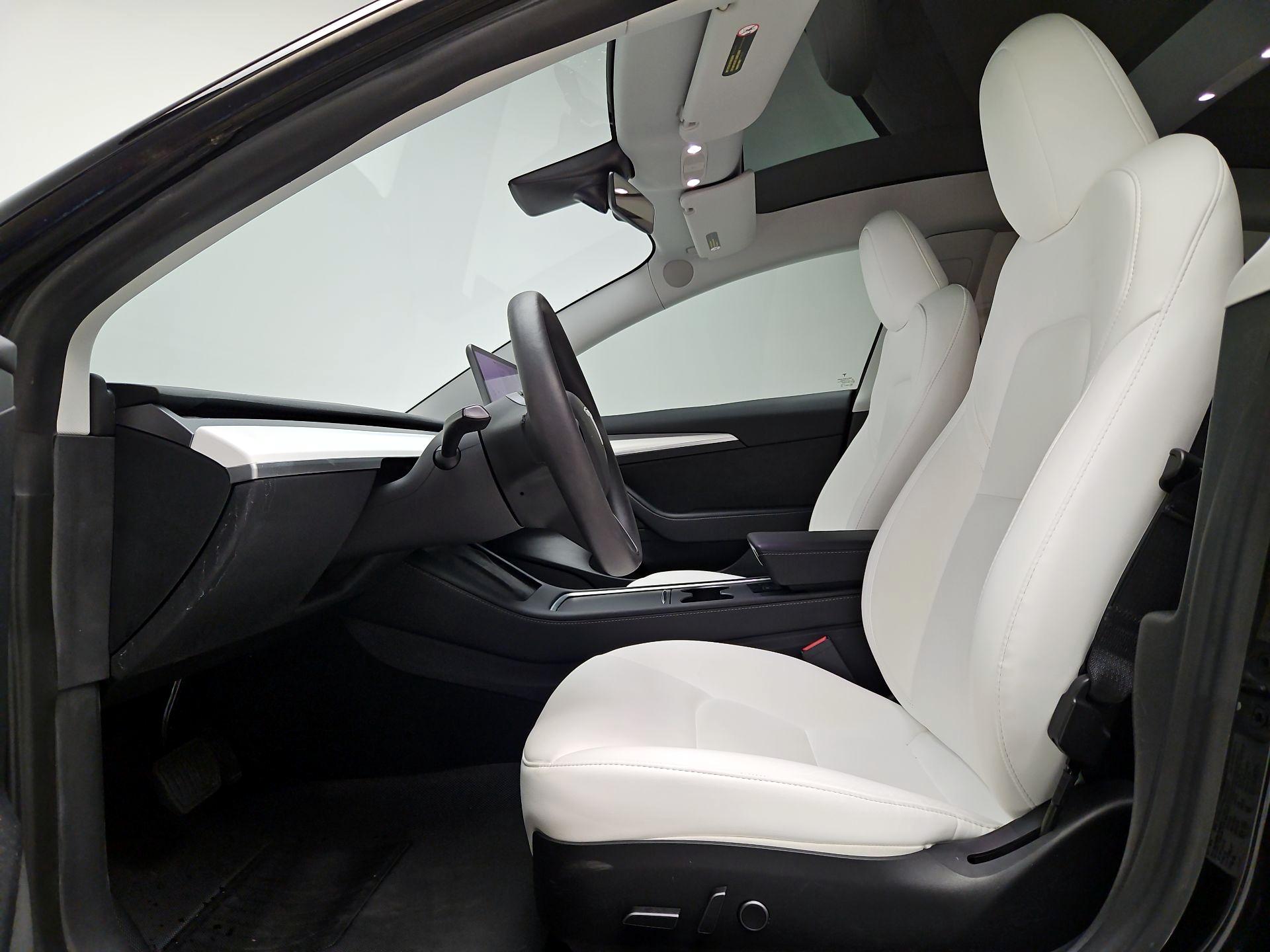 Thumbnail: 2023 Tesla Model 3 - 11