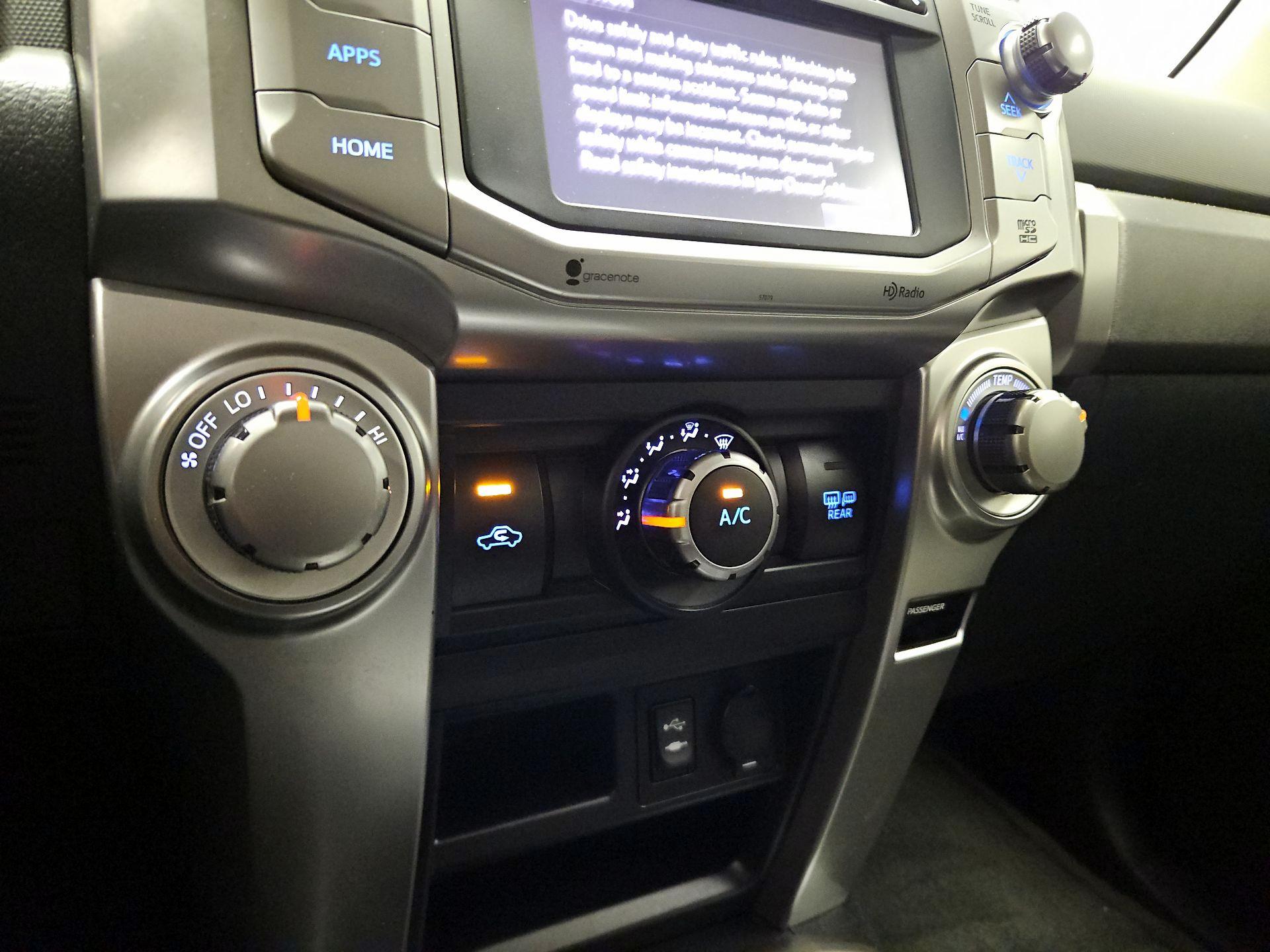 Thumbnail: 2015 Toyota 4Runner - 15