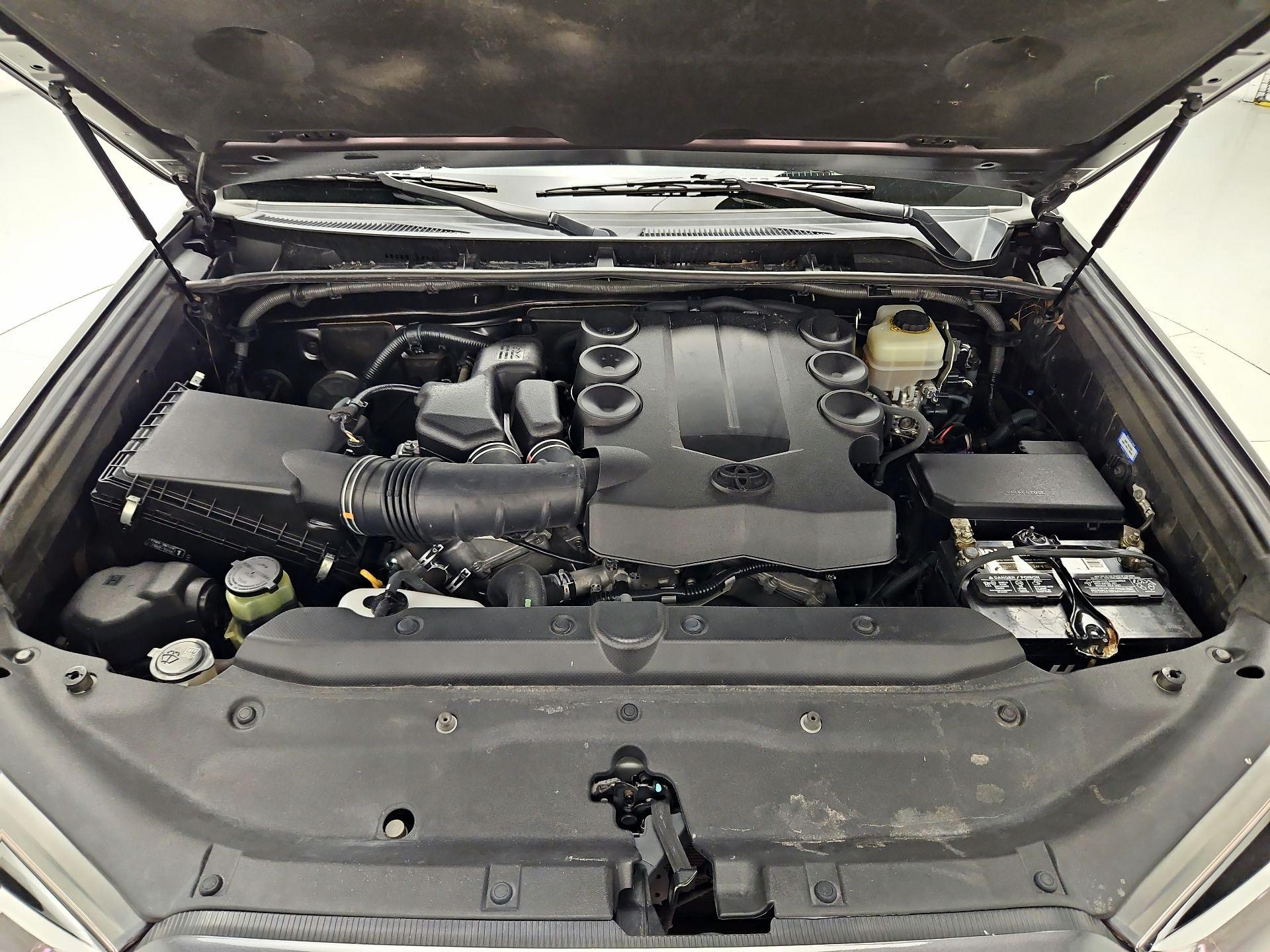 Thumbnail: 2015 Toyota 4Runner - 19