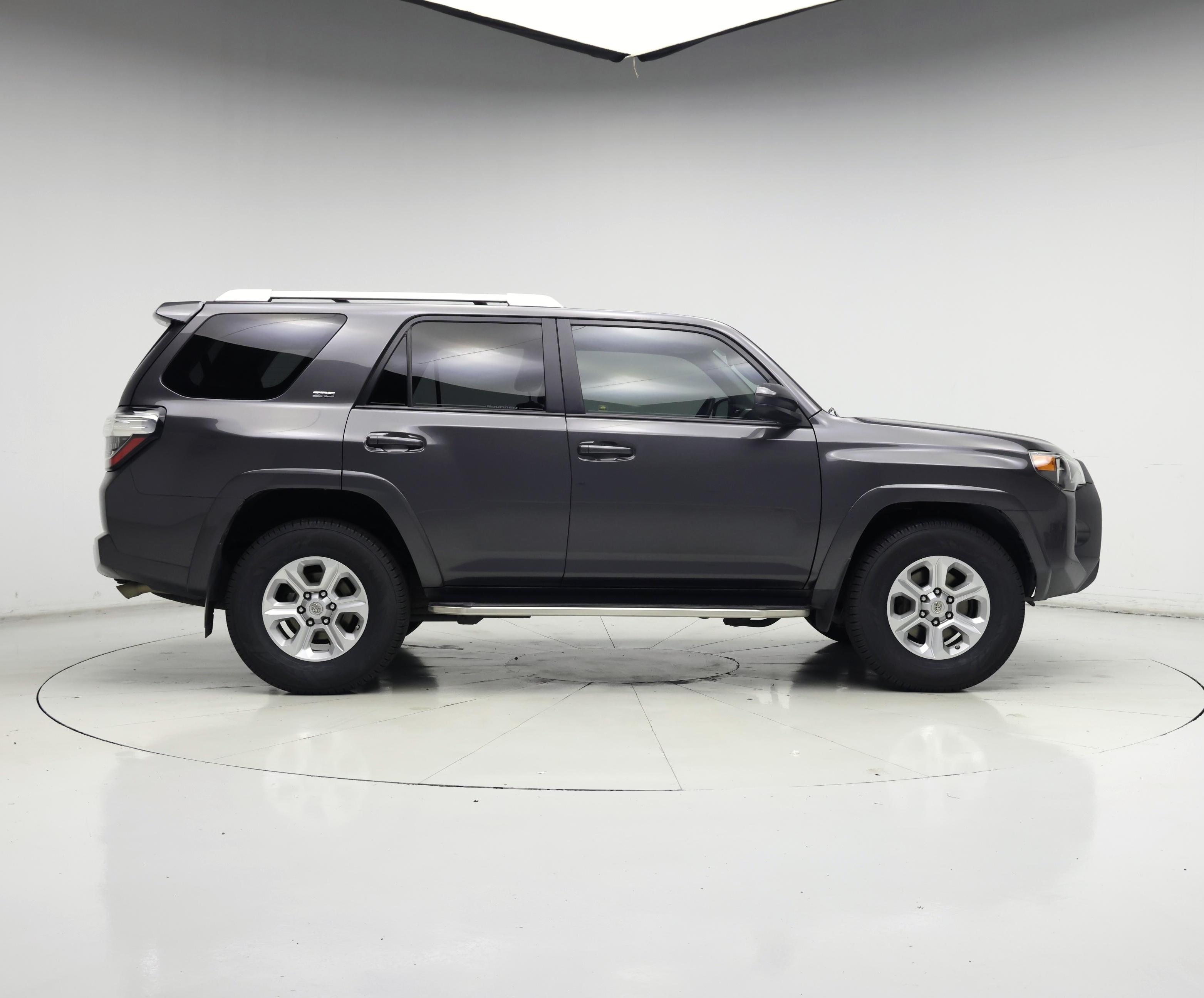 Thumbnail: 2015 Toyota 4Runner - 7