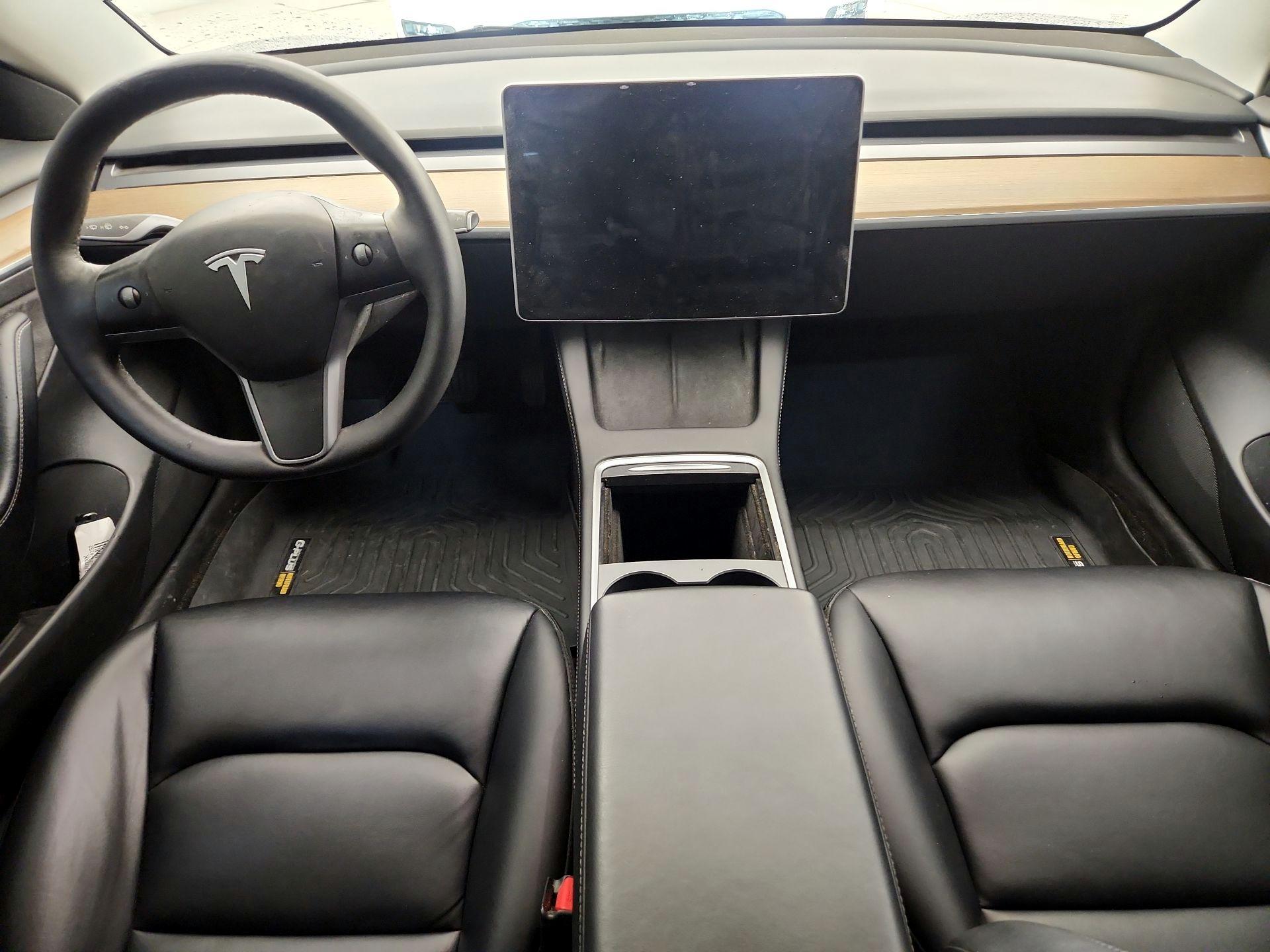 Thumbnail: 2023 Tesla Model 3 - 9