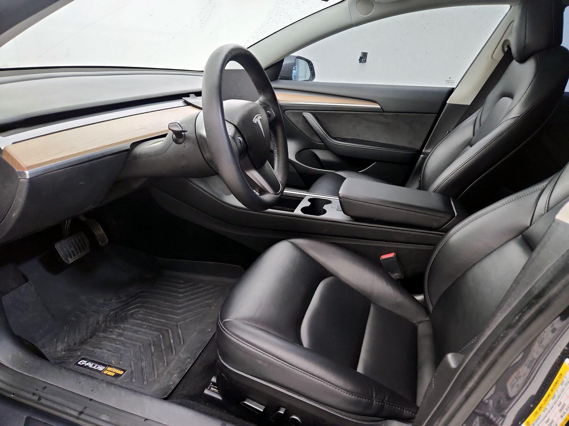 Thumbnail: 2023 Tesla Model 3 - 11