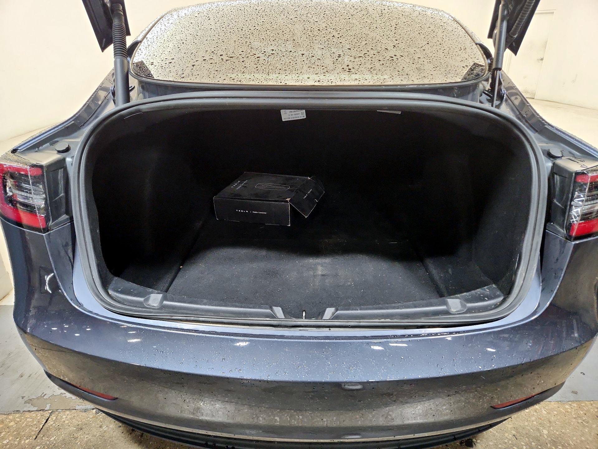 Thumbnail: 2023 Tesla Model 3 - 16