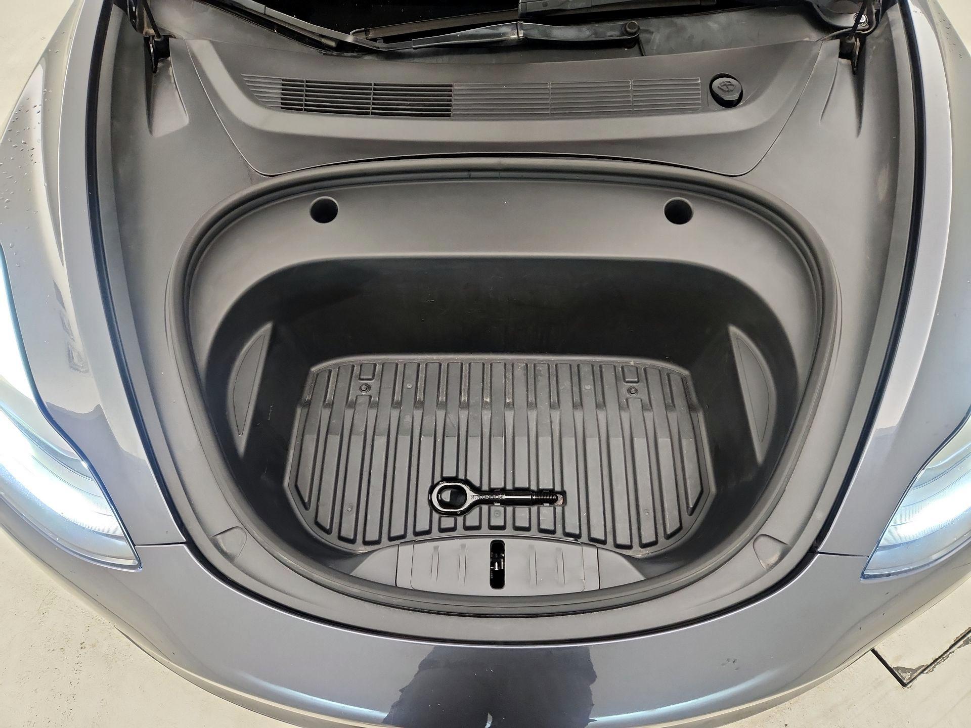 Thumbnail: 2023 Tesla Model 3 - 17