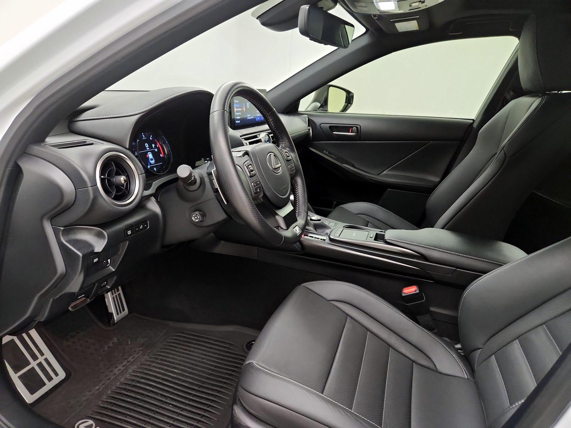 Thumbnail: 2022 Lexus IS - 11