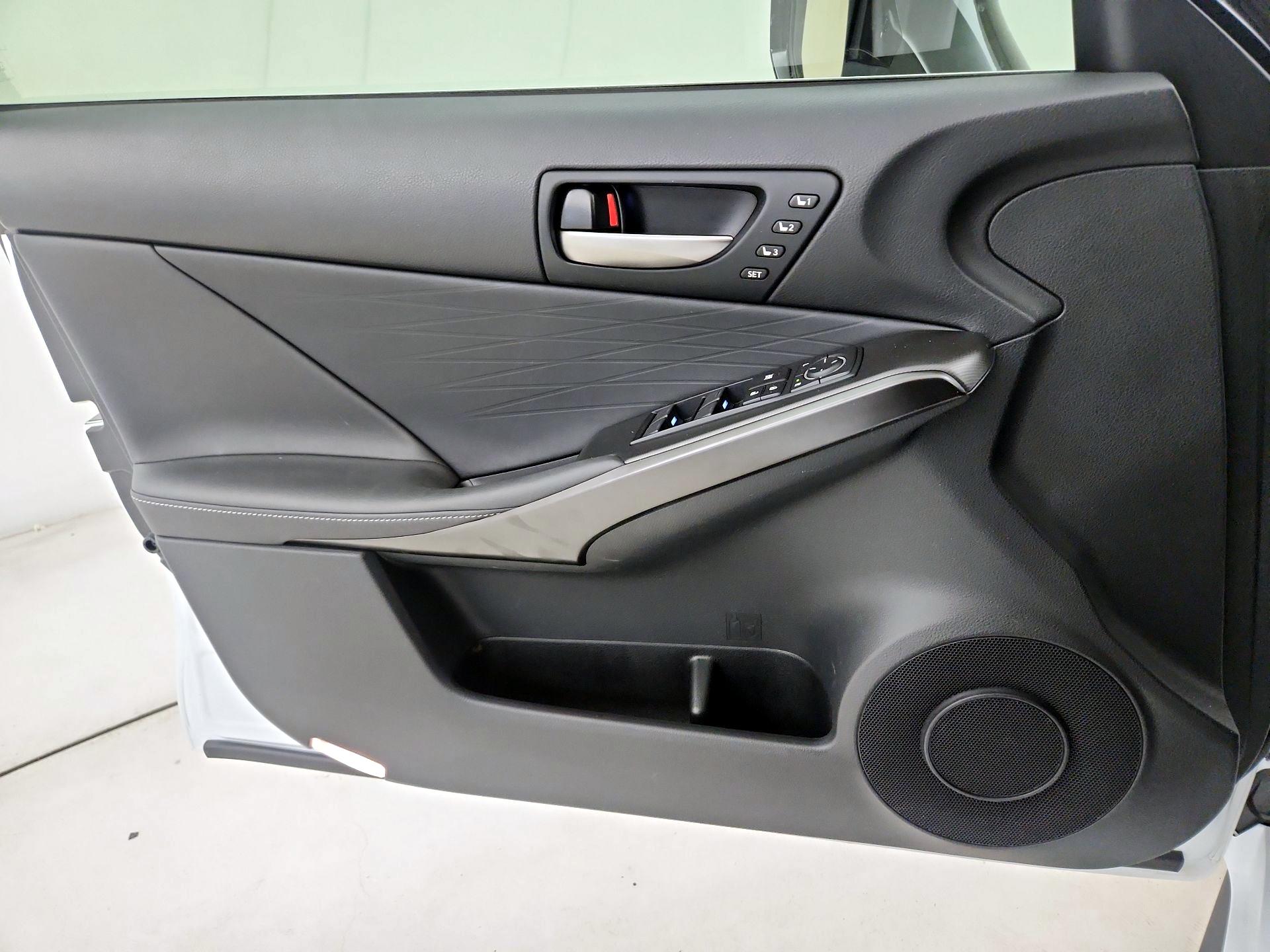 Thumbnail: 2022 Lexus IS - 12