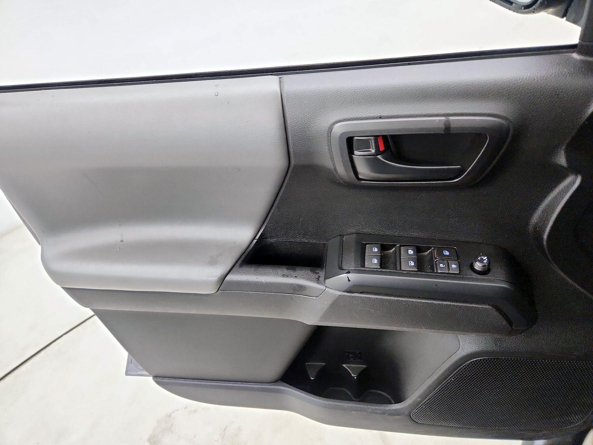 Thumbnail: 2021 Toyota Tacoma - 12