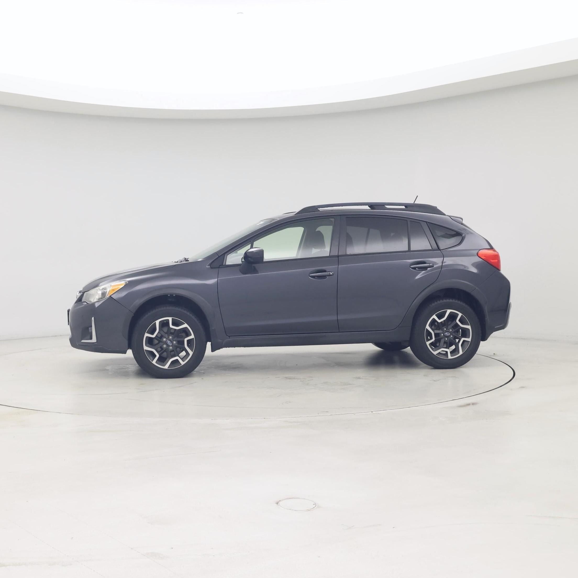 Thumbnail: 2017 Subaru Crosstrek - 3