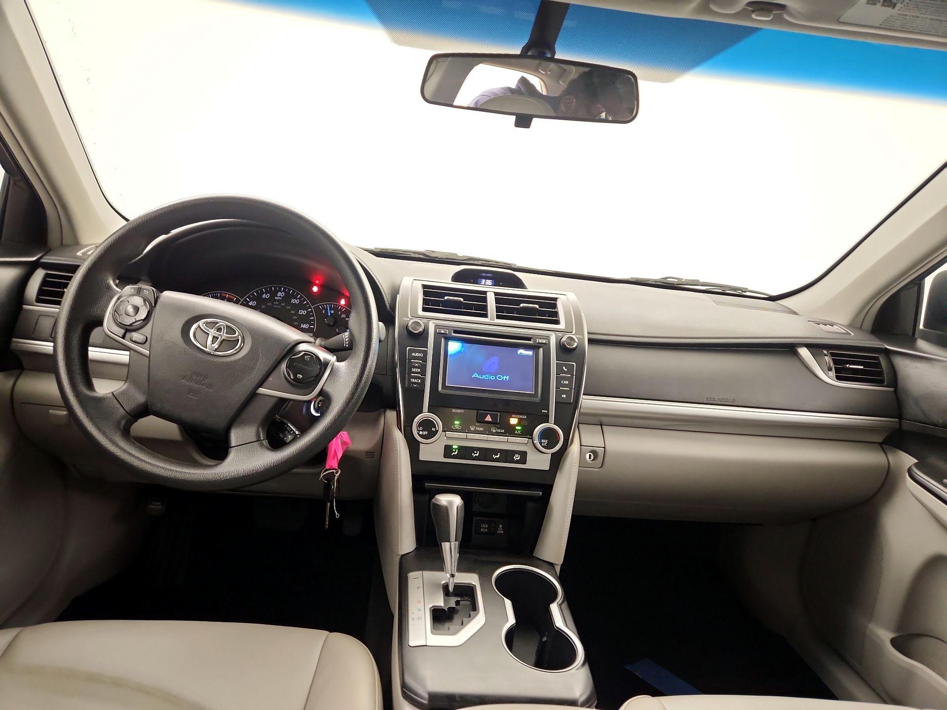 Thumbnail: 2014 Toyota Camry - 9