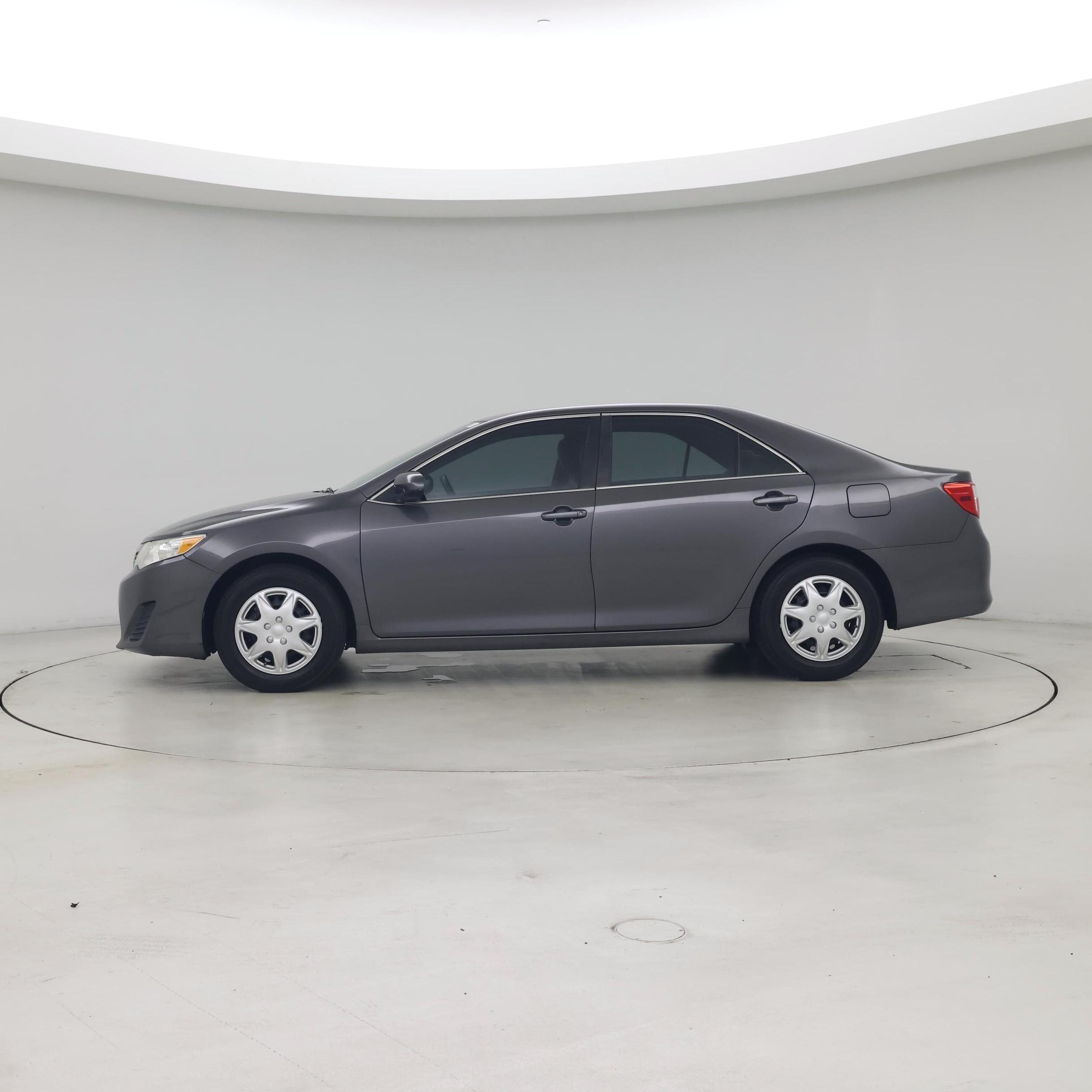 Thumbnail: 2014 Toyota Camry - 3