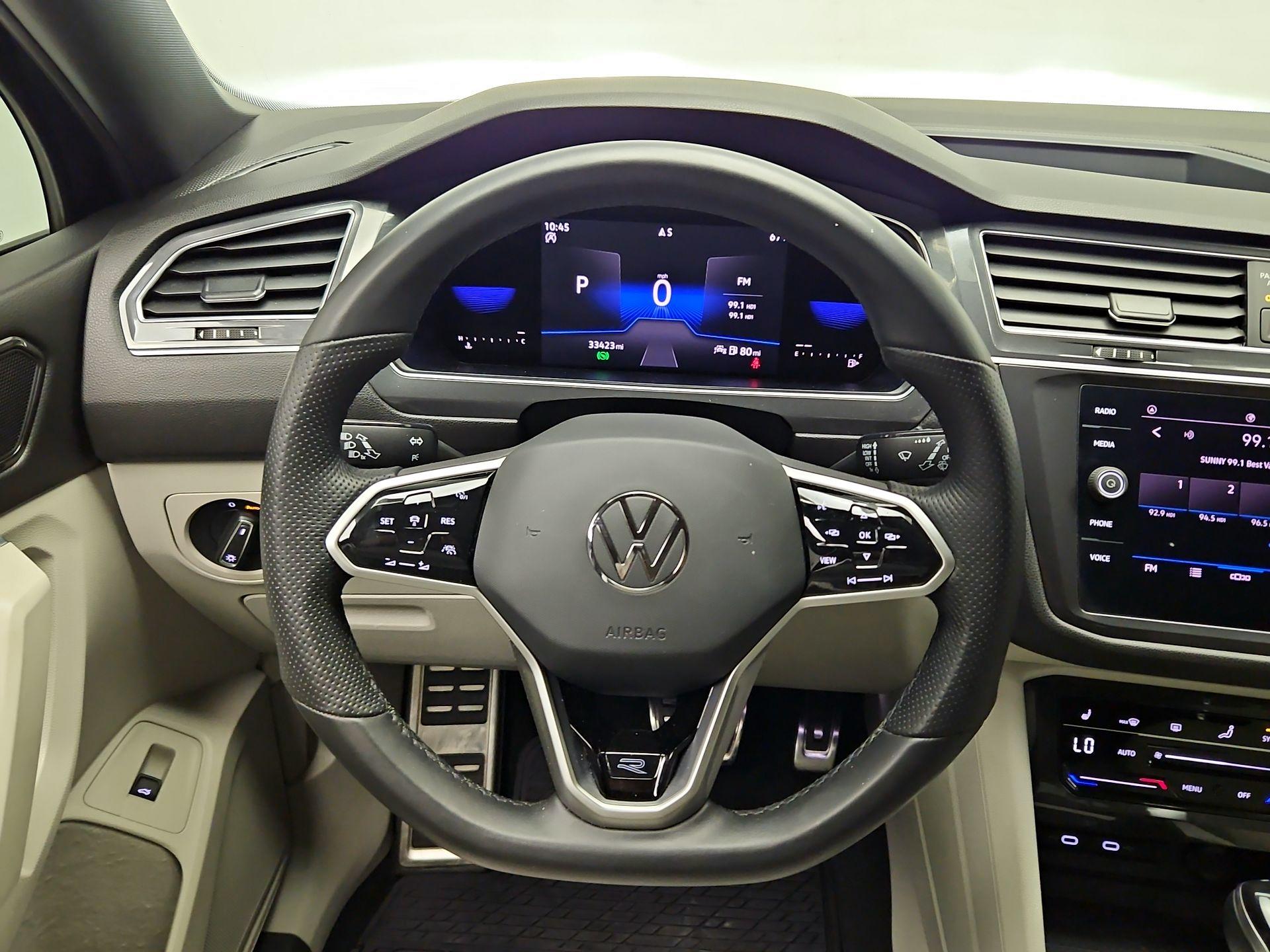 Thumbnail: 2022 Volkswagen Tiguan - 10