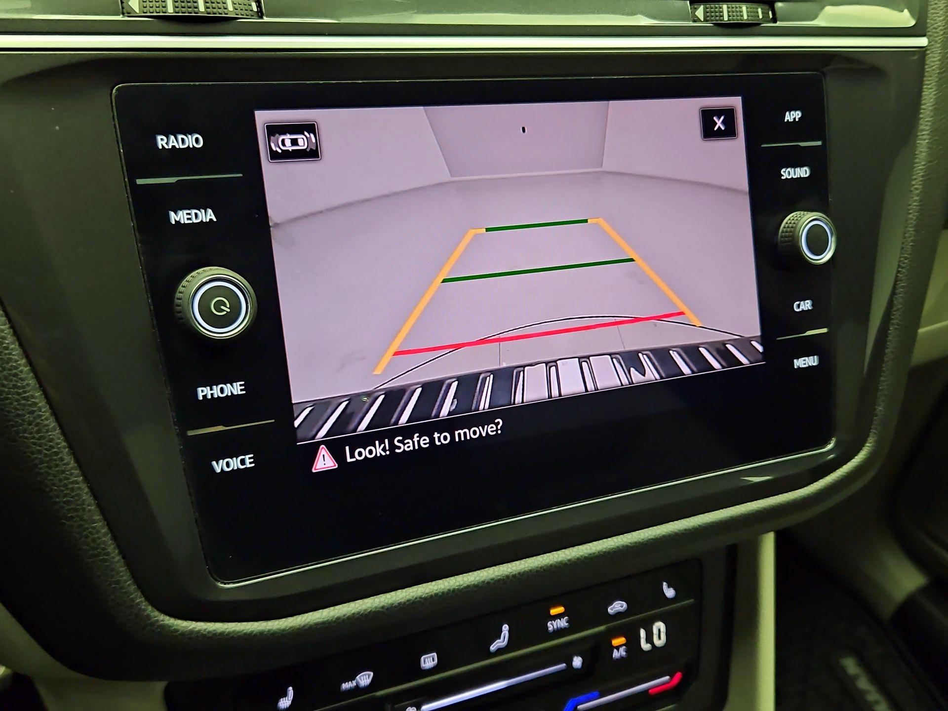 Thumbnail: 2022 Volkswagen Tiguan - 14