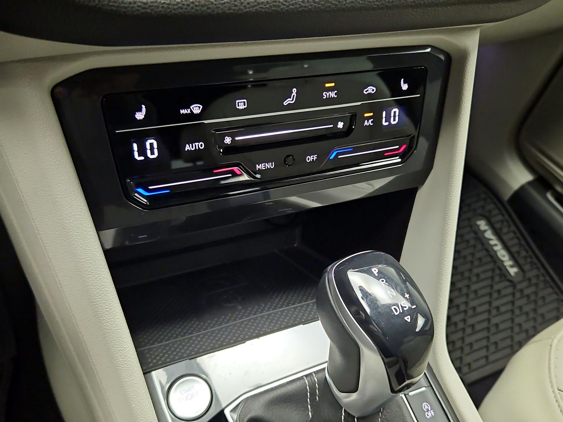 Thumbnail: 2022 Volkswagen Tiguan - 16