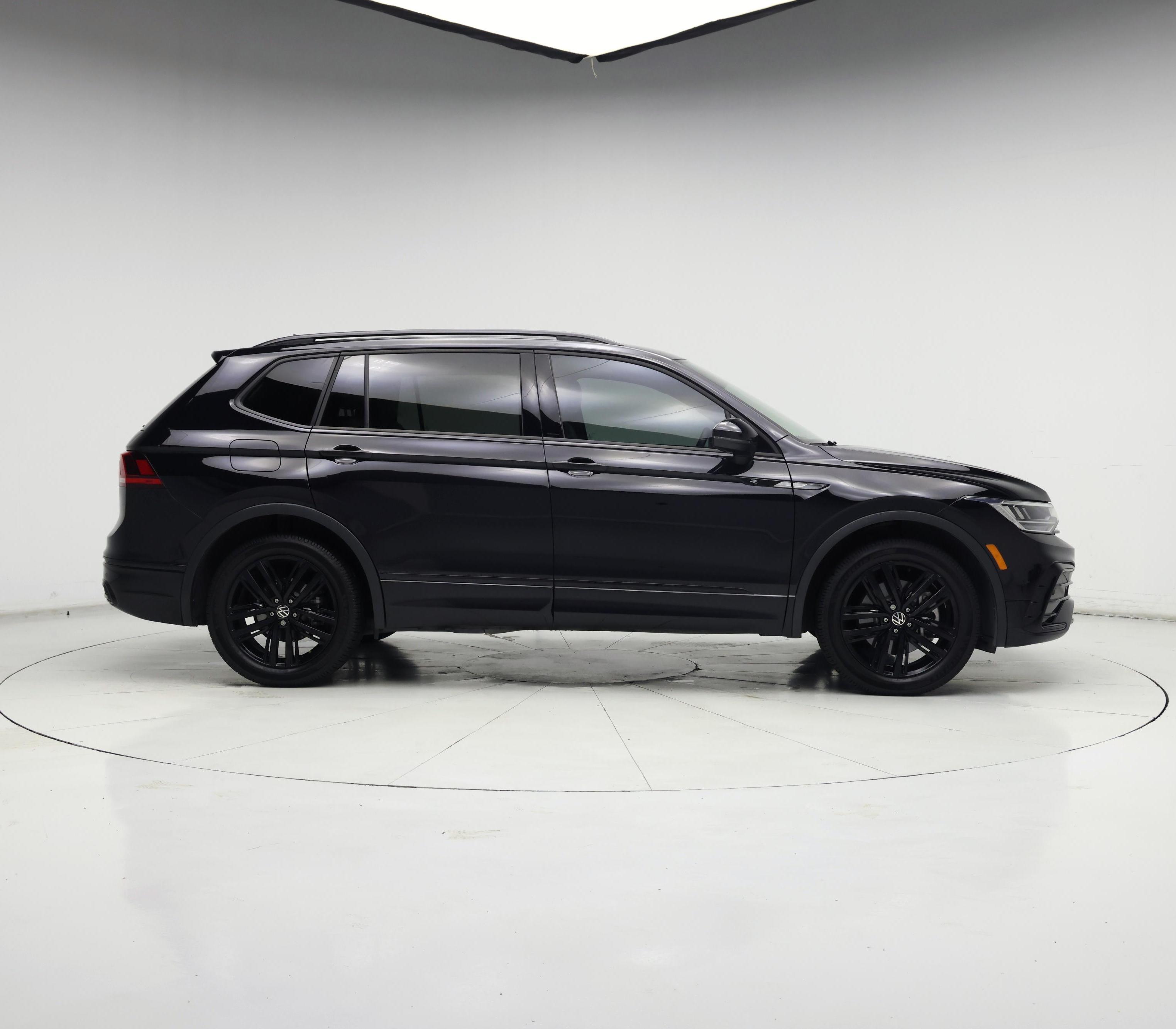 Thumbnail: 2022 Volkswagen Tiguan - 7