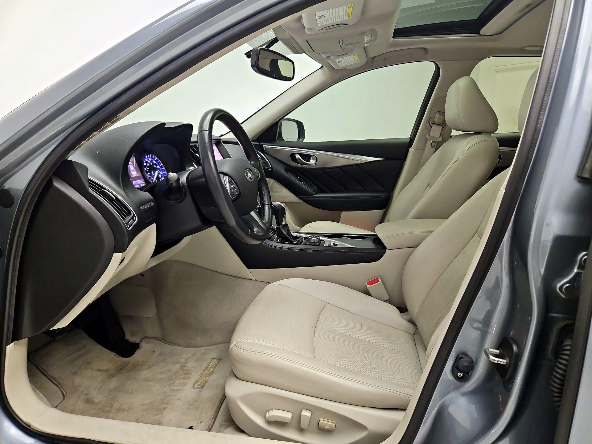 Thumbnail: 2015 INFINITI Q50 - 11