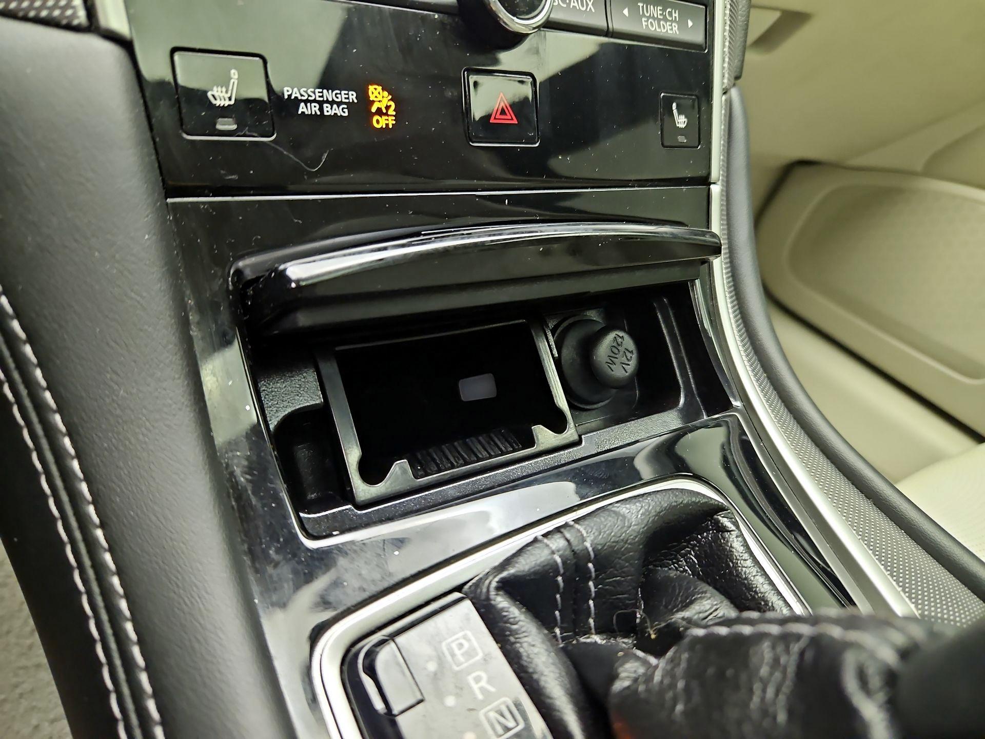 Thumbnail: 2015 INFINITI Q50 - 19