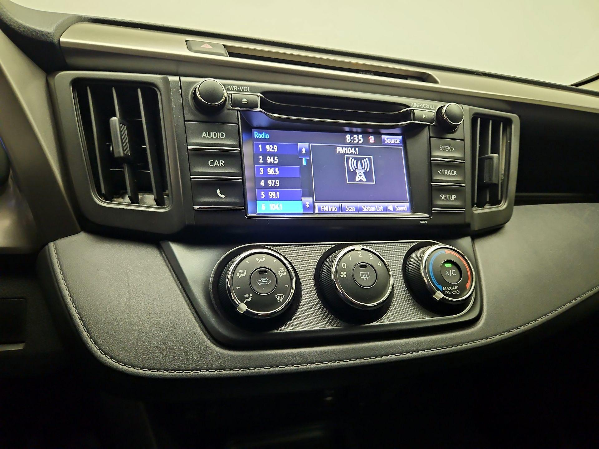 Thumbnail: 2016 Toyota RAV4 - 15