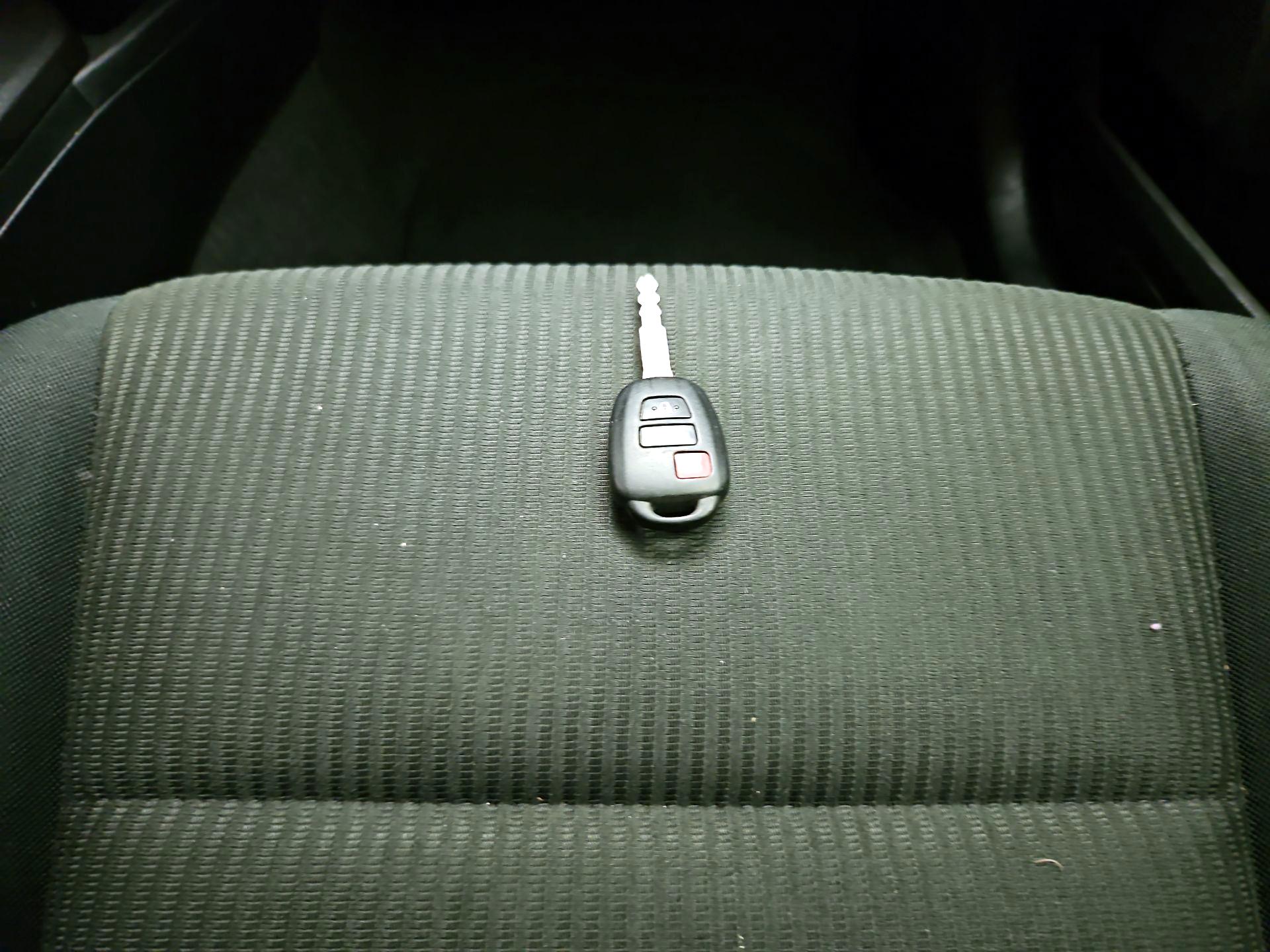 Thumbnail: 2016 Toyota RAV4 - 20