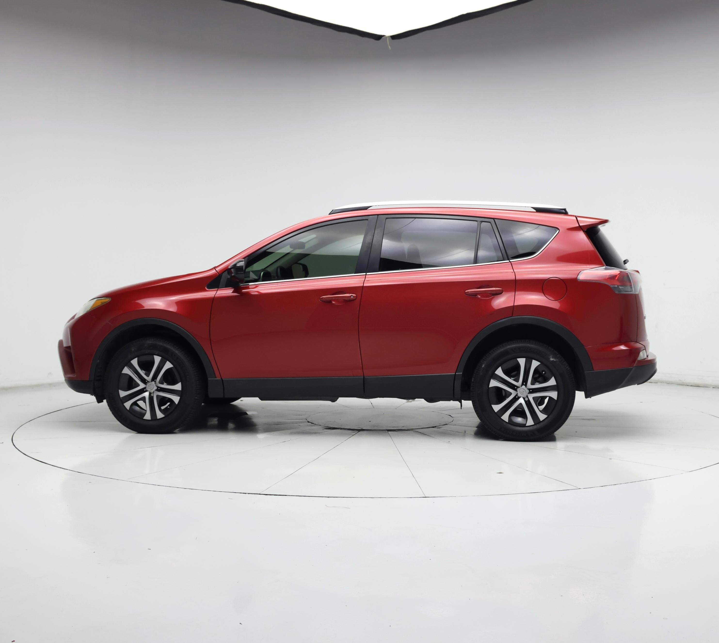Thumbnail: 2016 Toyota RAV4 - 3