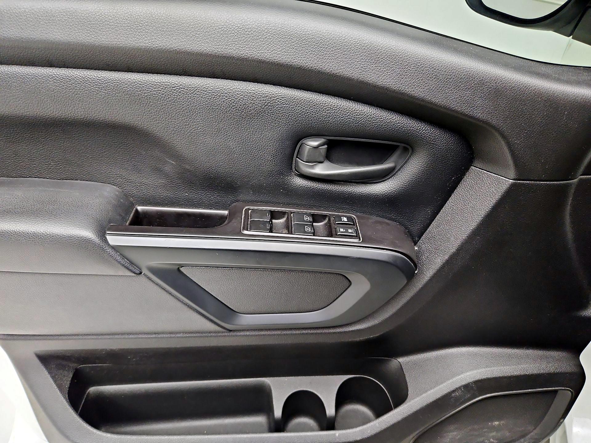 Thumbnail: 2021 Nissan Titan - 12