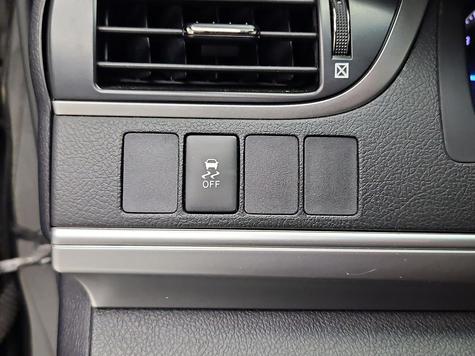 Thumbnail: 2014 Toyota Camry - 13