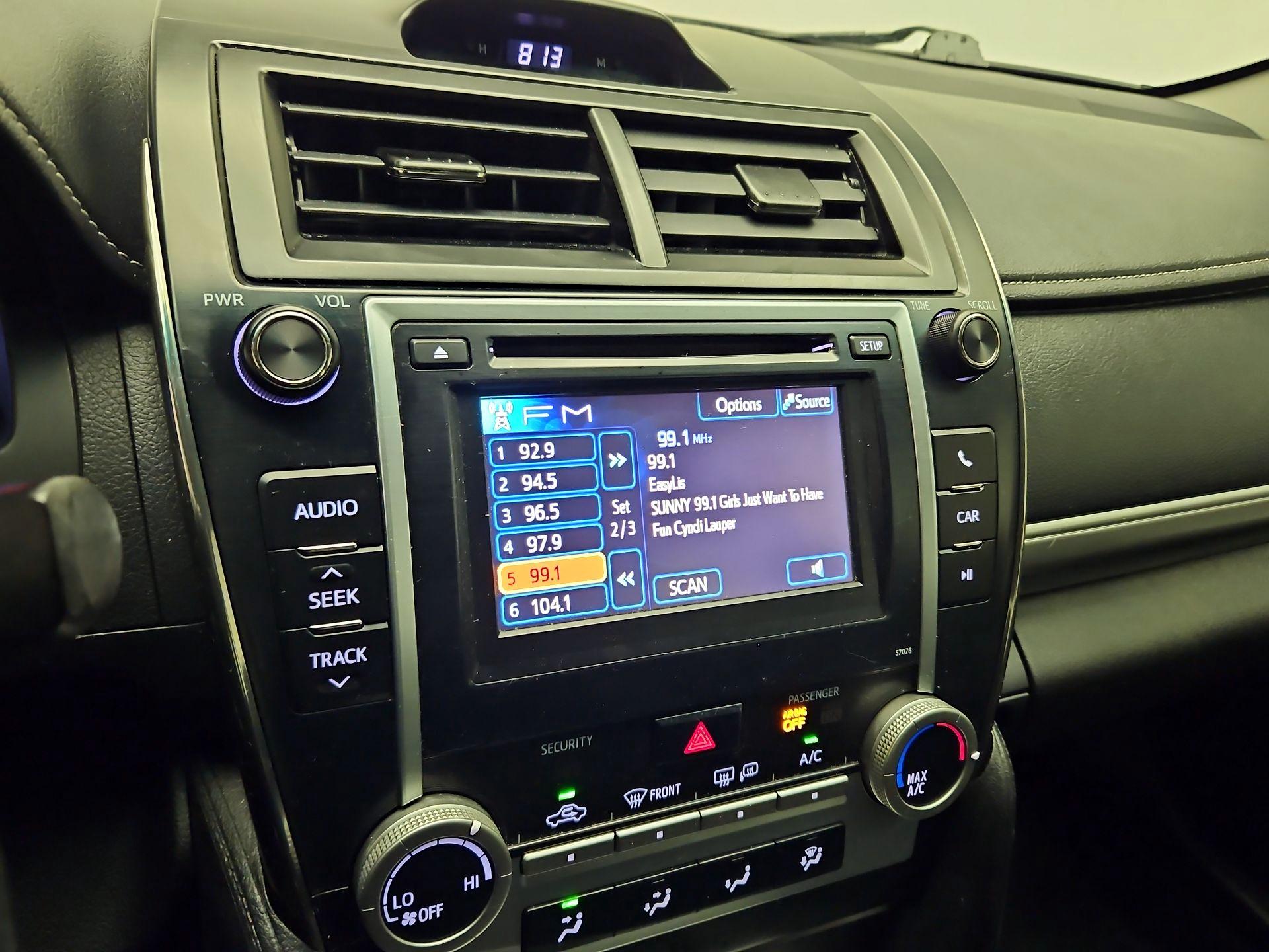 Thumbnail: 2014 Toyota Camry - 15