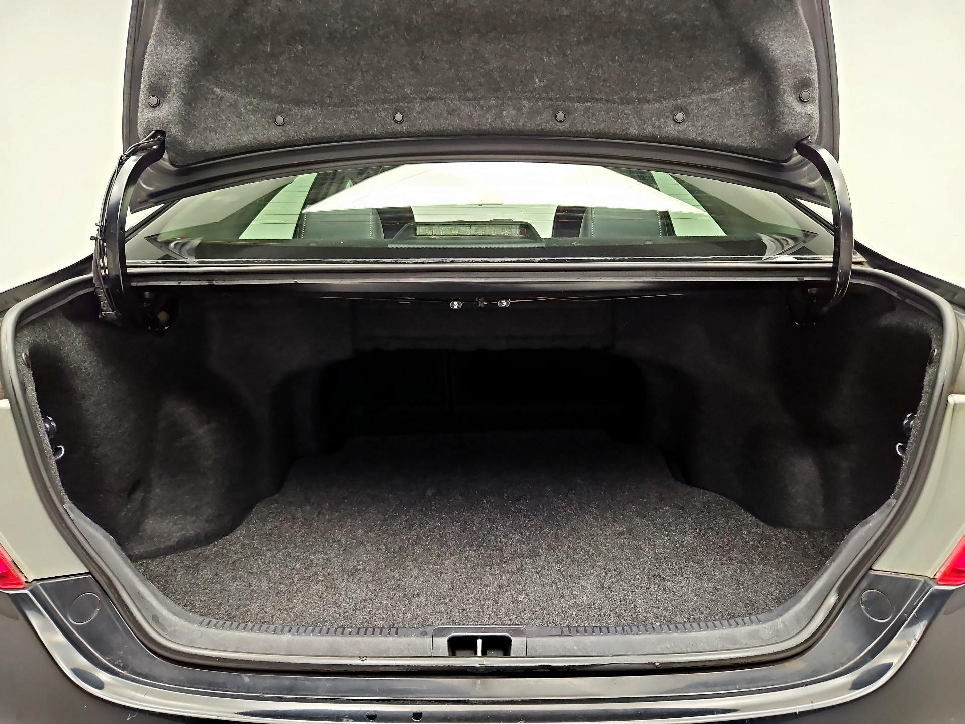 Thumbnail: 2014 Toyota Camry - 20