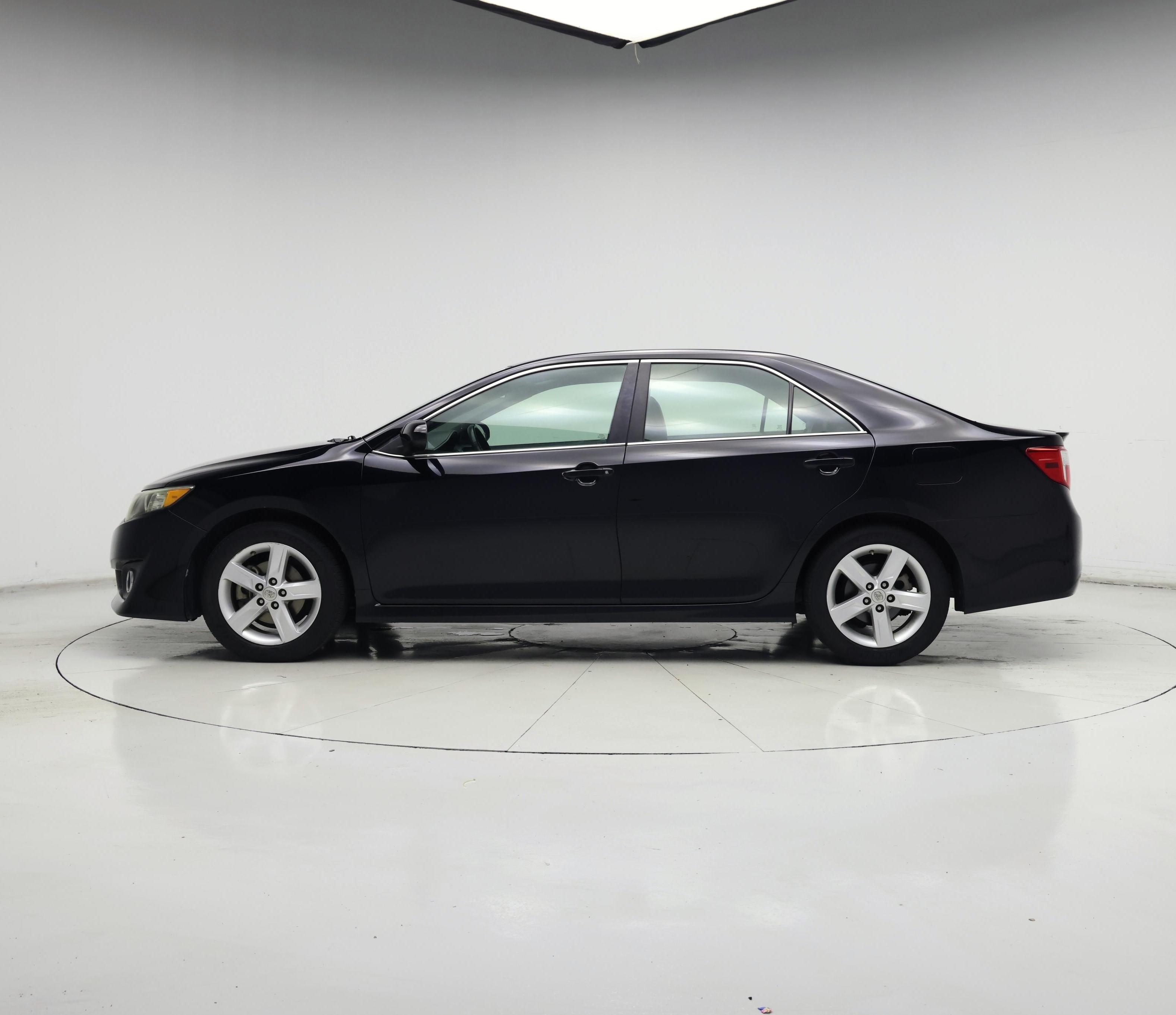 Thumbnail: 2014 Toyota Camry - 3