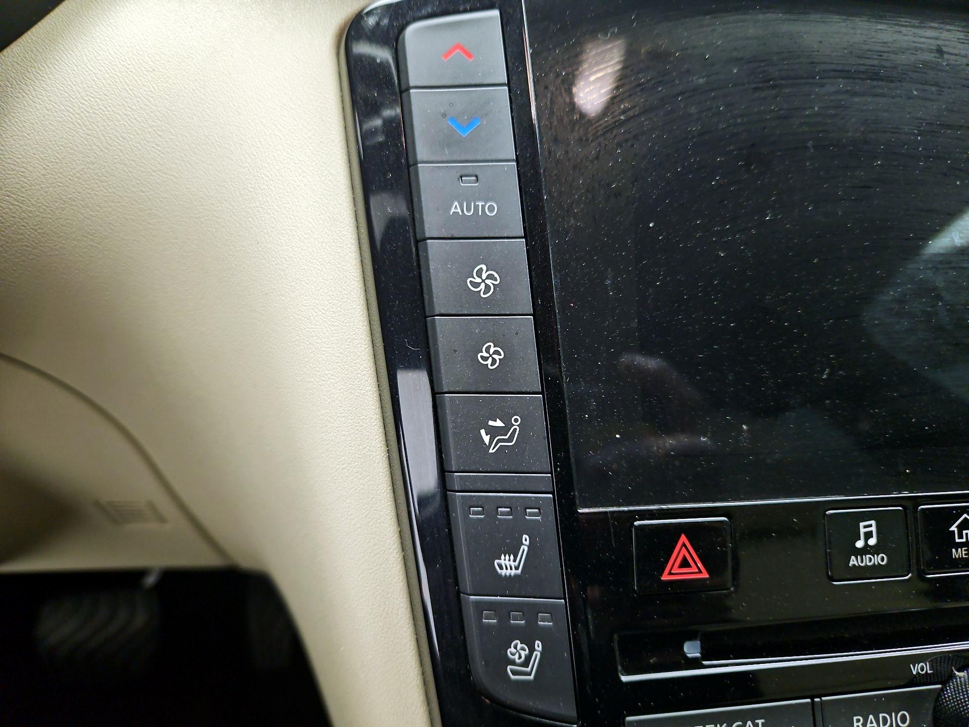 Thumbnail: 2019 INFINITI QX50 - 17