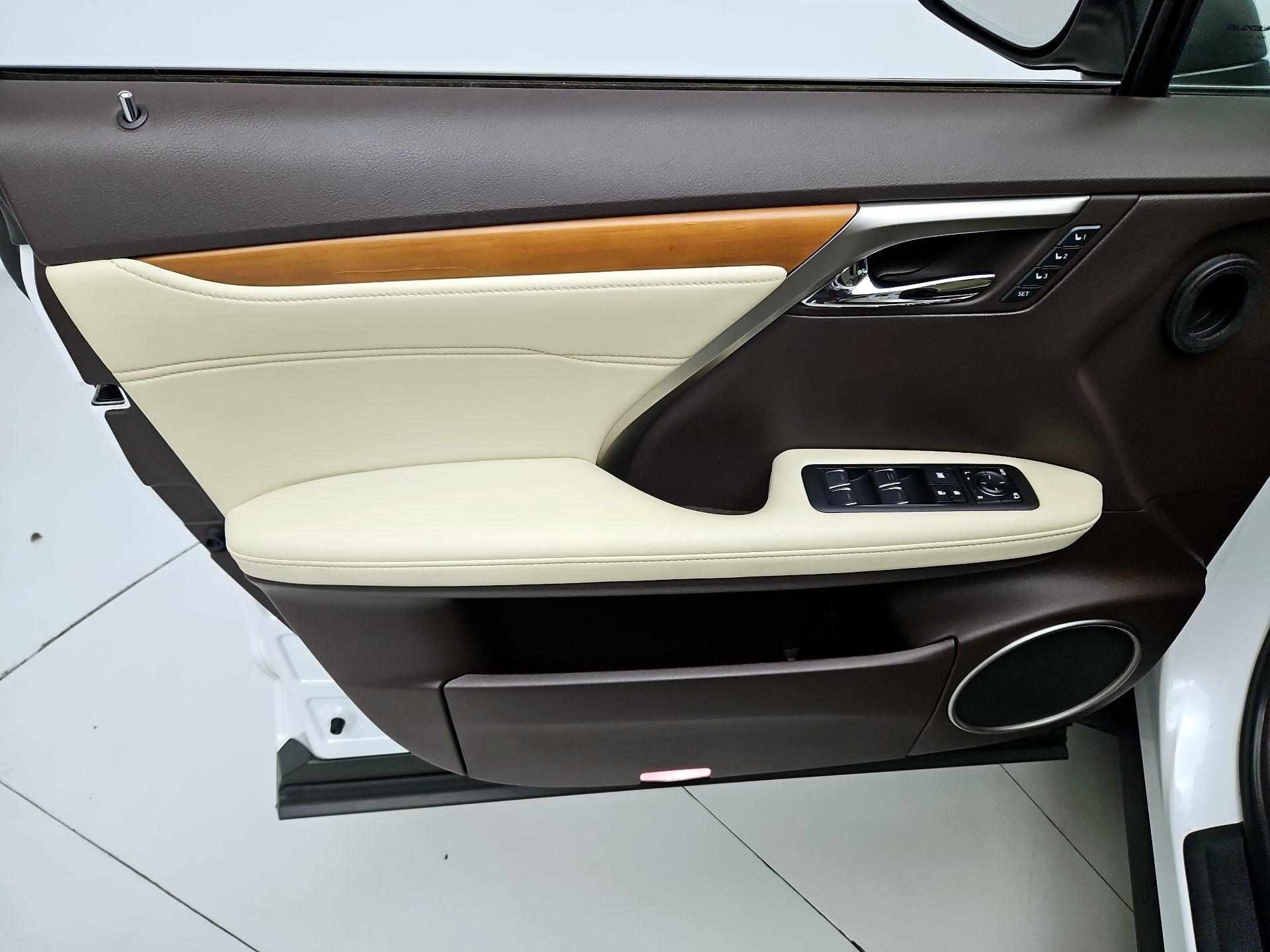 Thumbnail: 2019 Lexus RX - 12