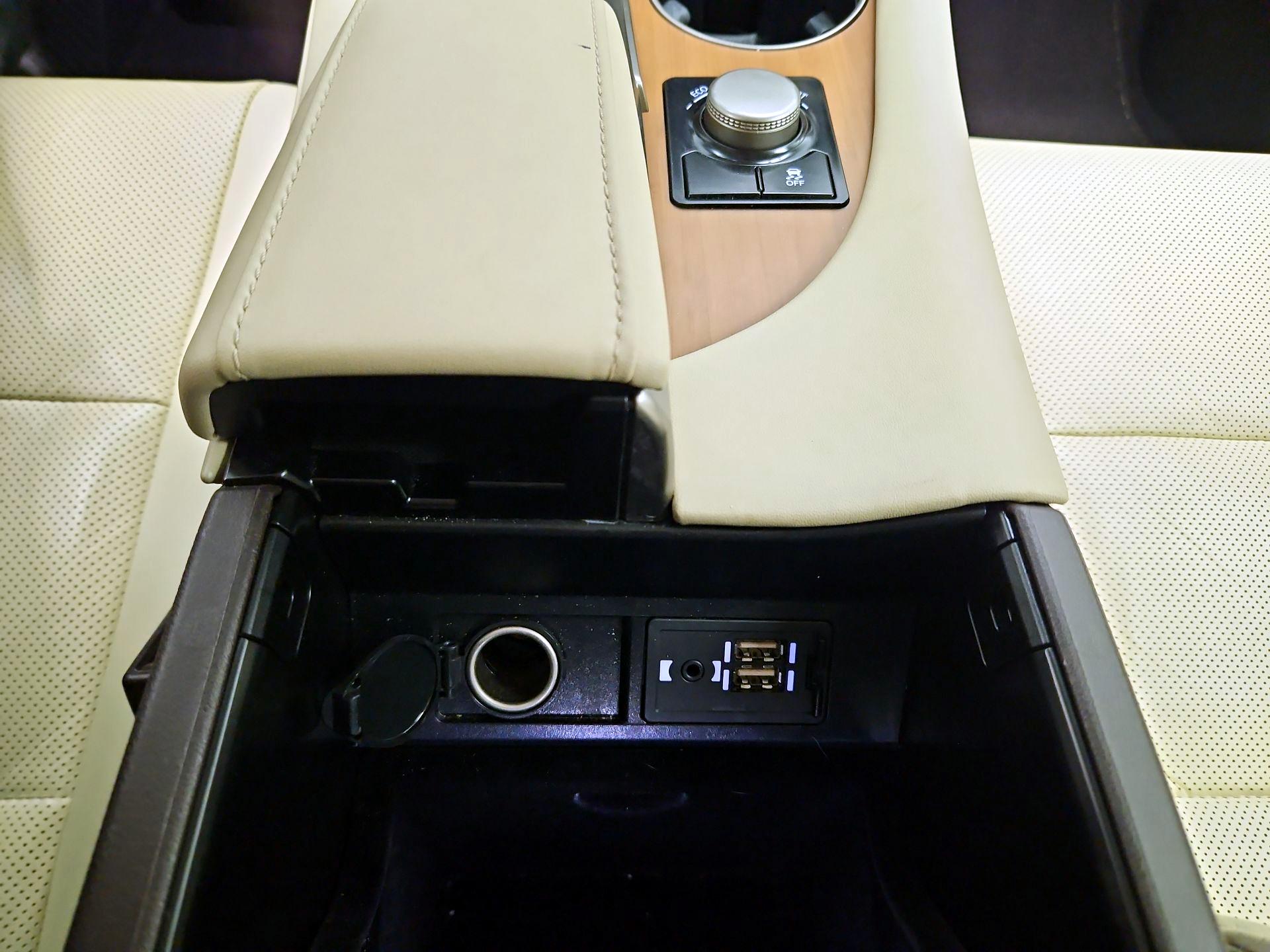 Thumbnail: 2019 Lexus RX - 19