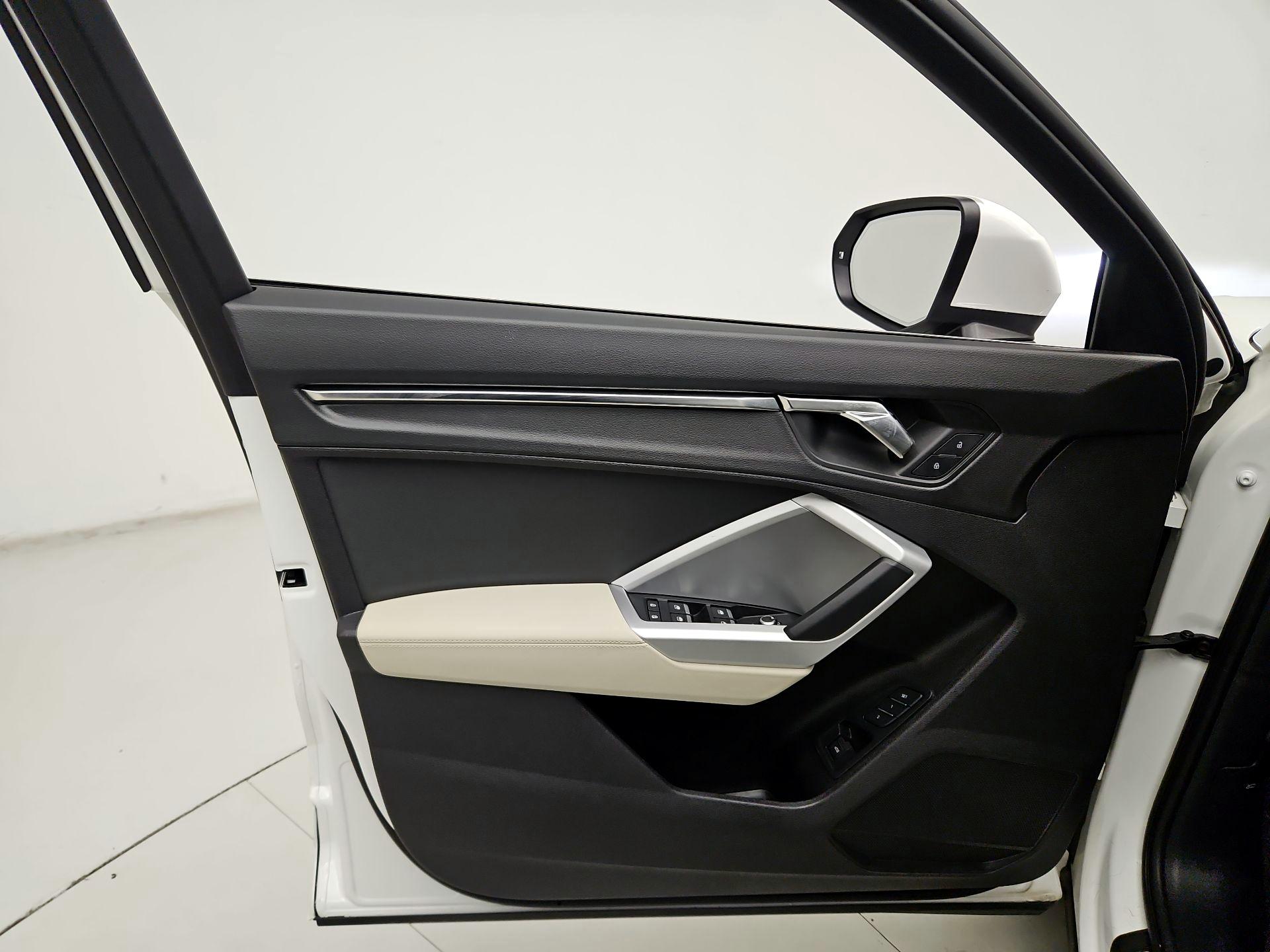 Thumbnail: 2022 Audi Q3 - 12