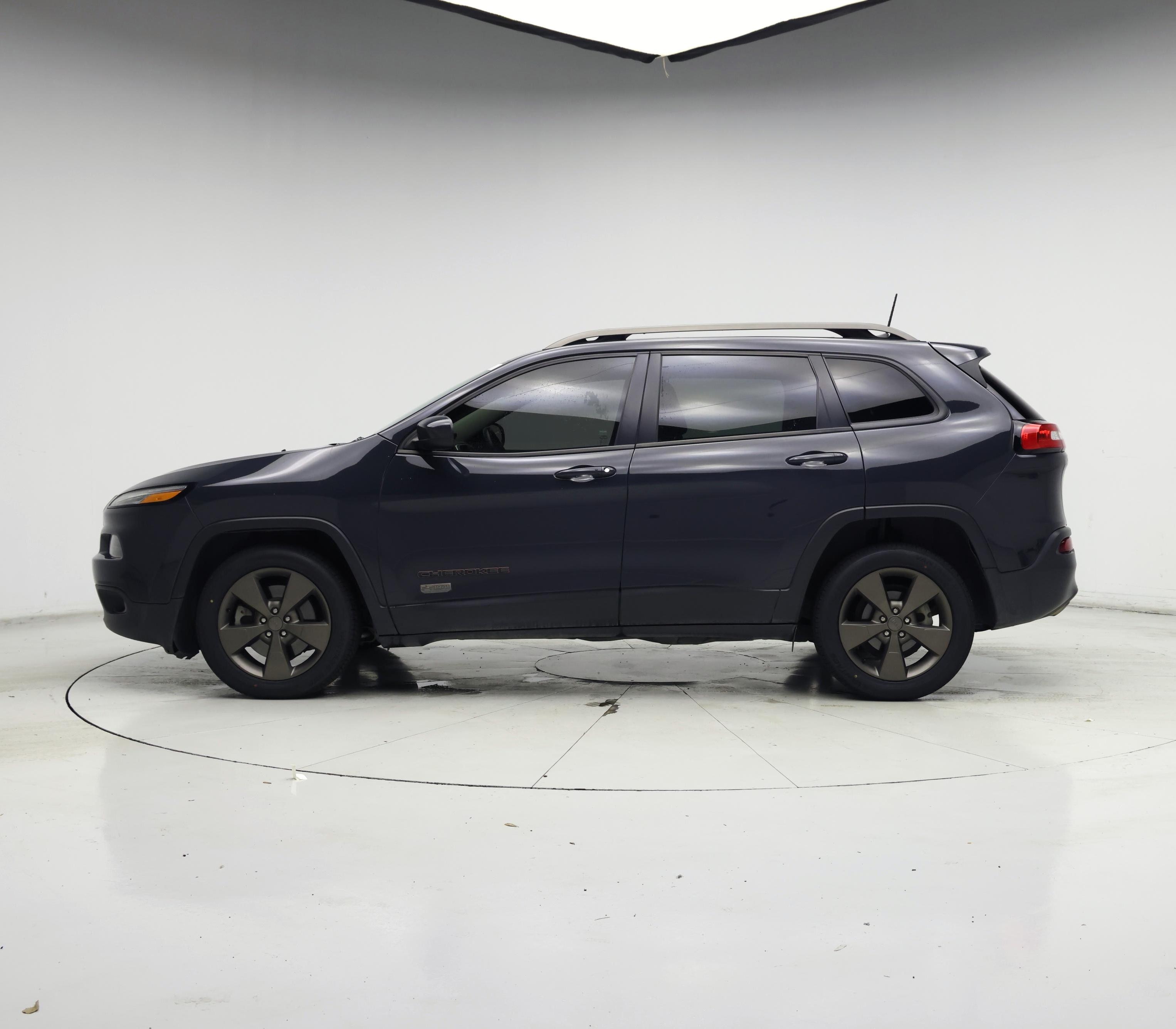 Thumbnail: 2016 Jeep Cherokee - 3