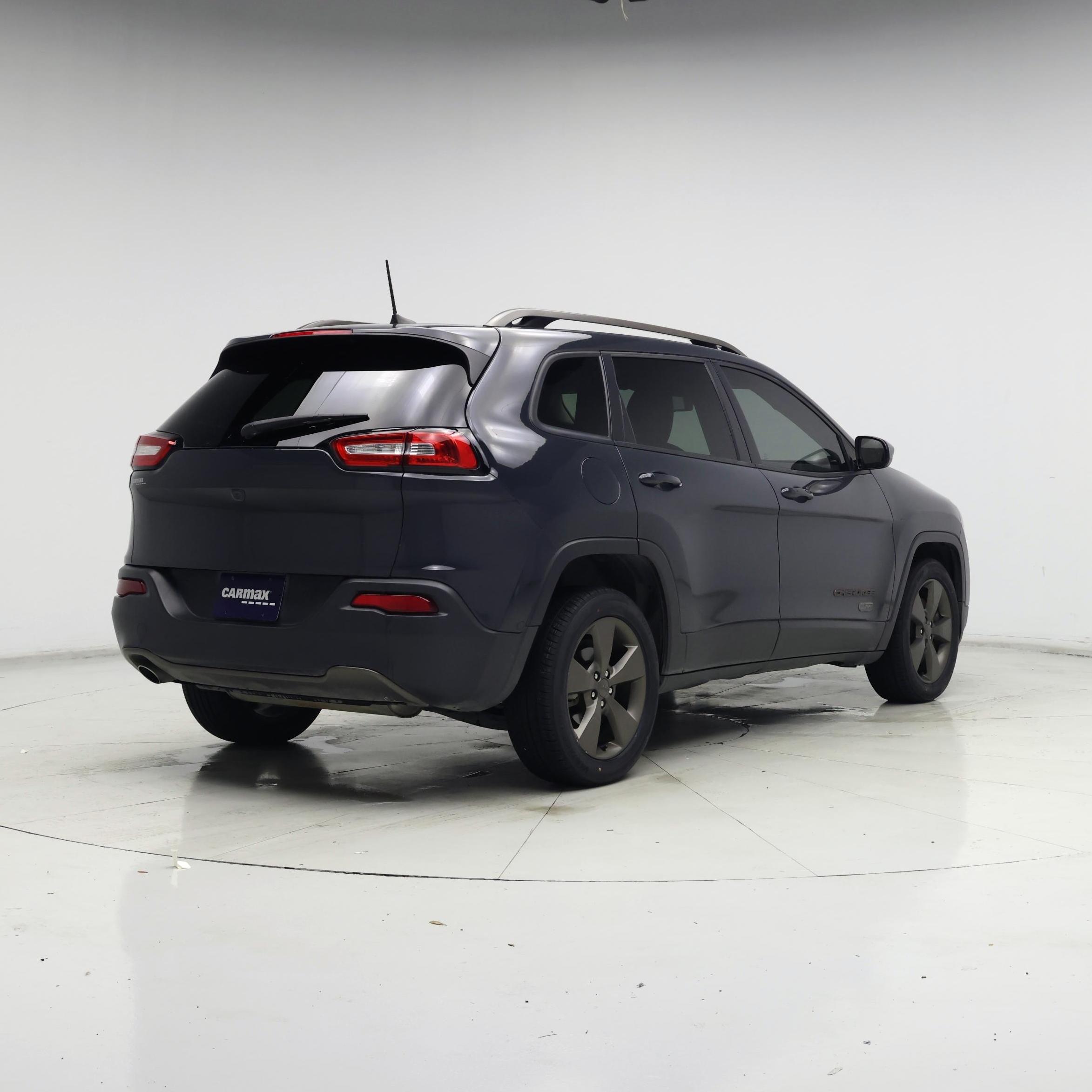Thumbnail: 2016 Jeep Cherokee - 8
