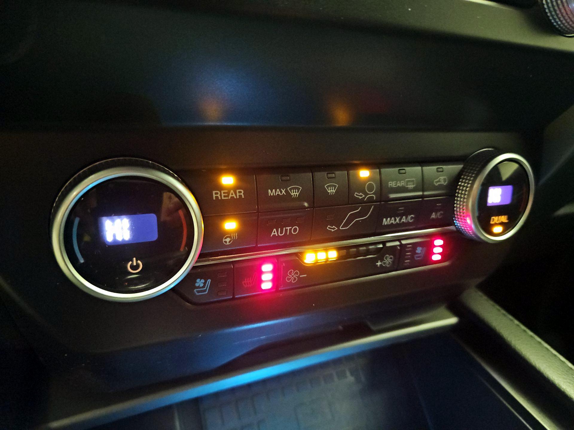 Thumbnail: 2021 Ford Expedition - 17