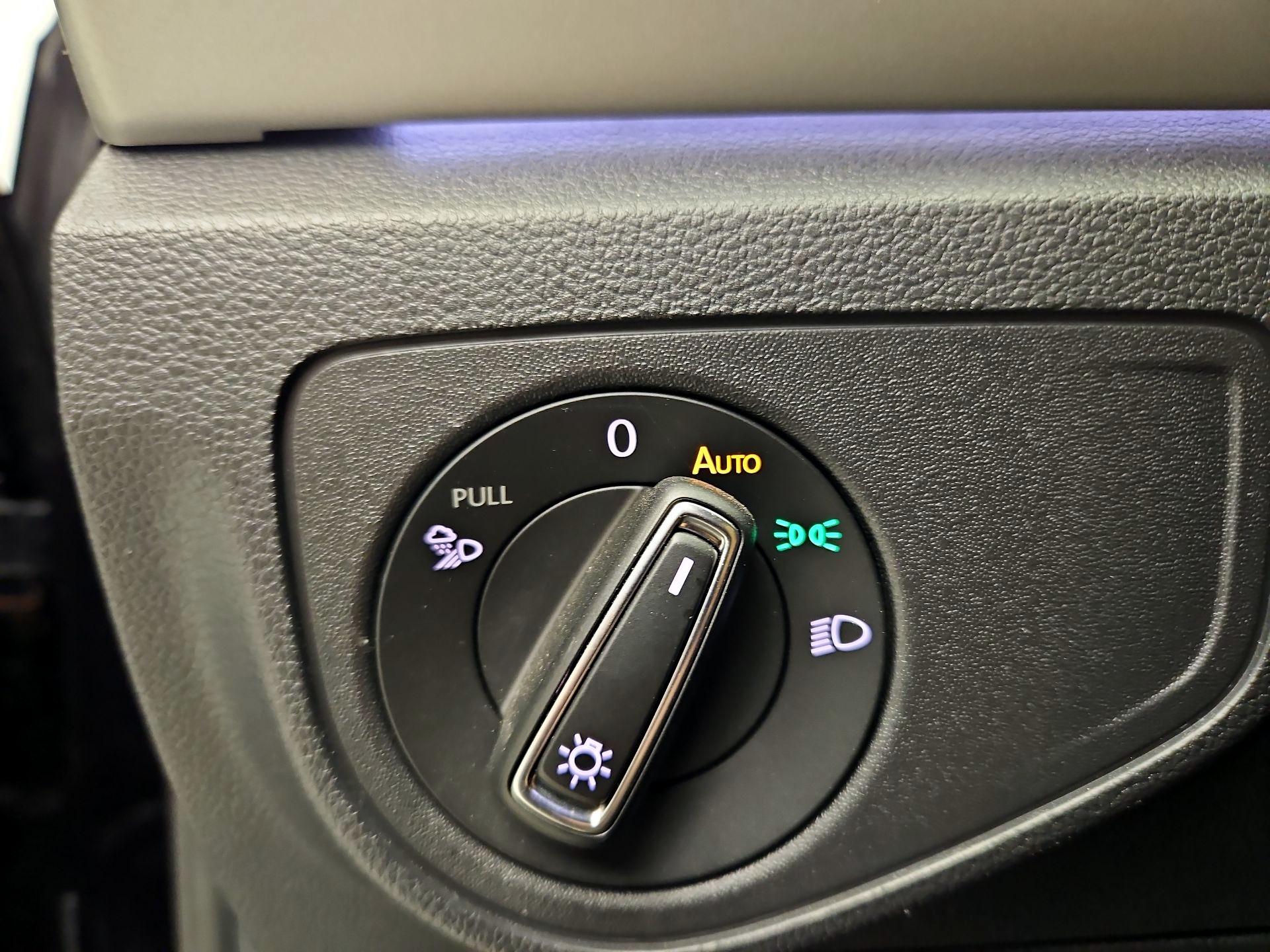 Thumbnail: 2021 Volkswagen Atlas - 13