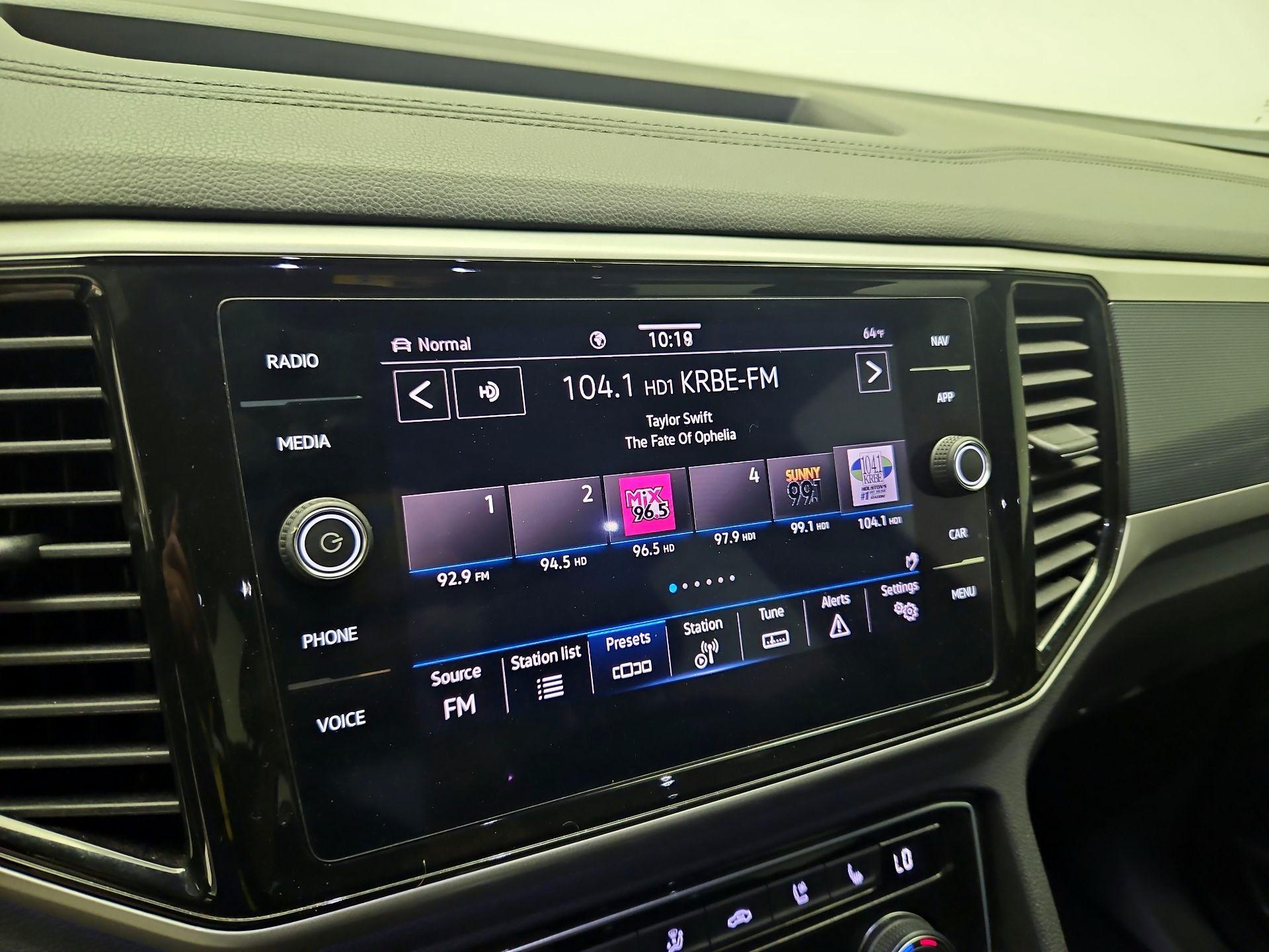 Thumbnail: 2021 Volkswagen Atlas - 16