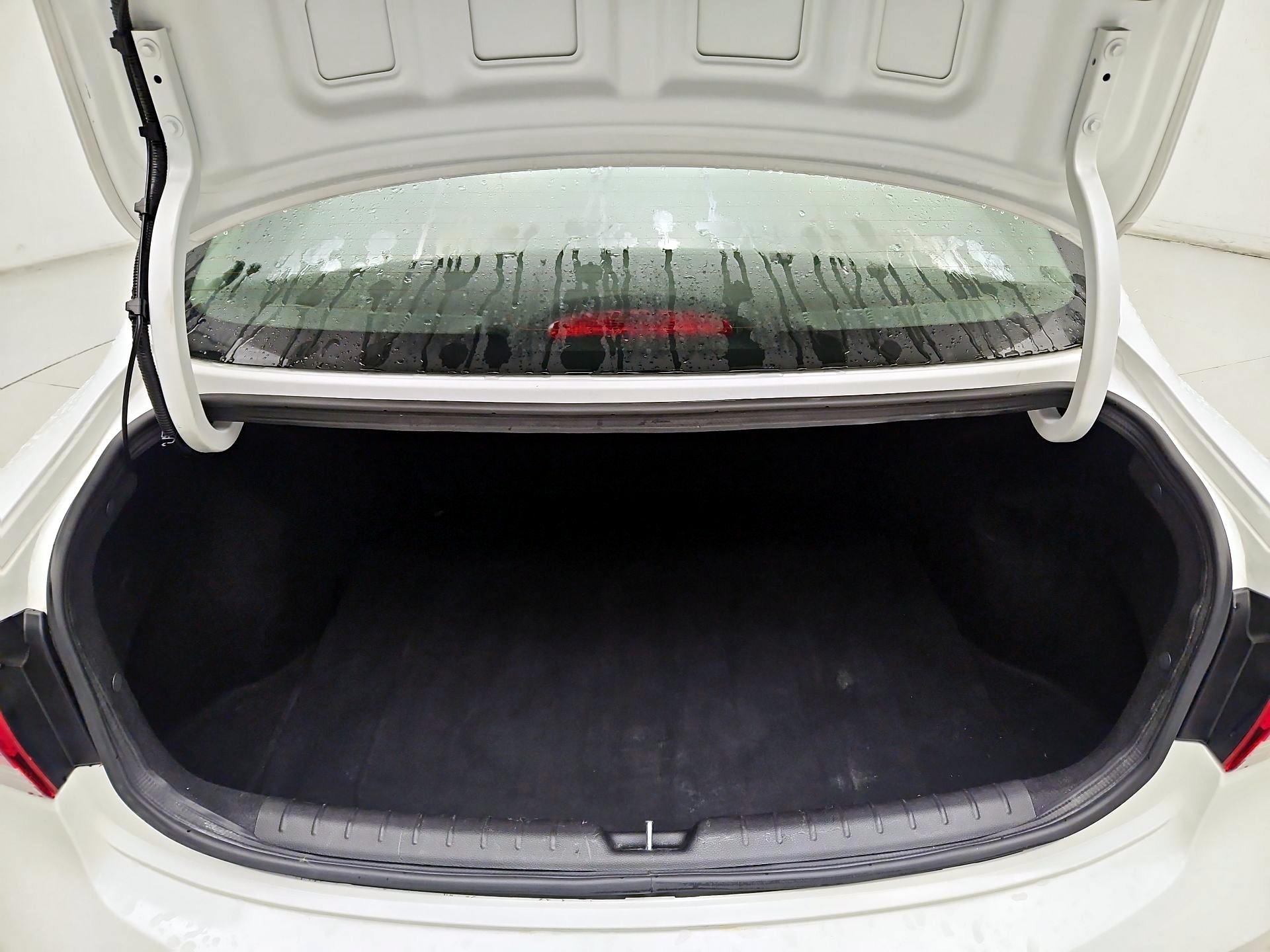 Thumbnail: 2023 Kia Rio - 18