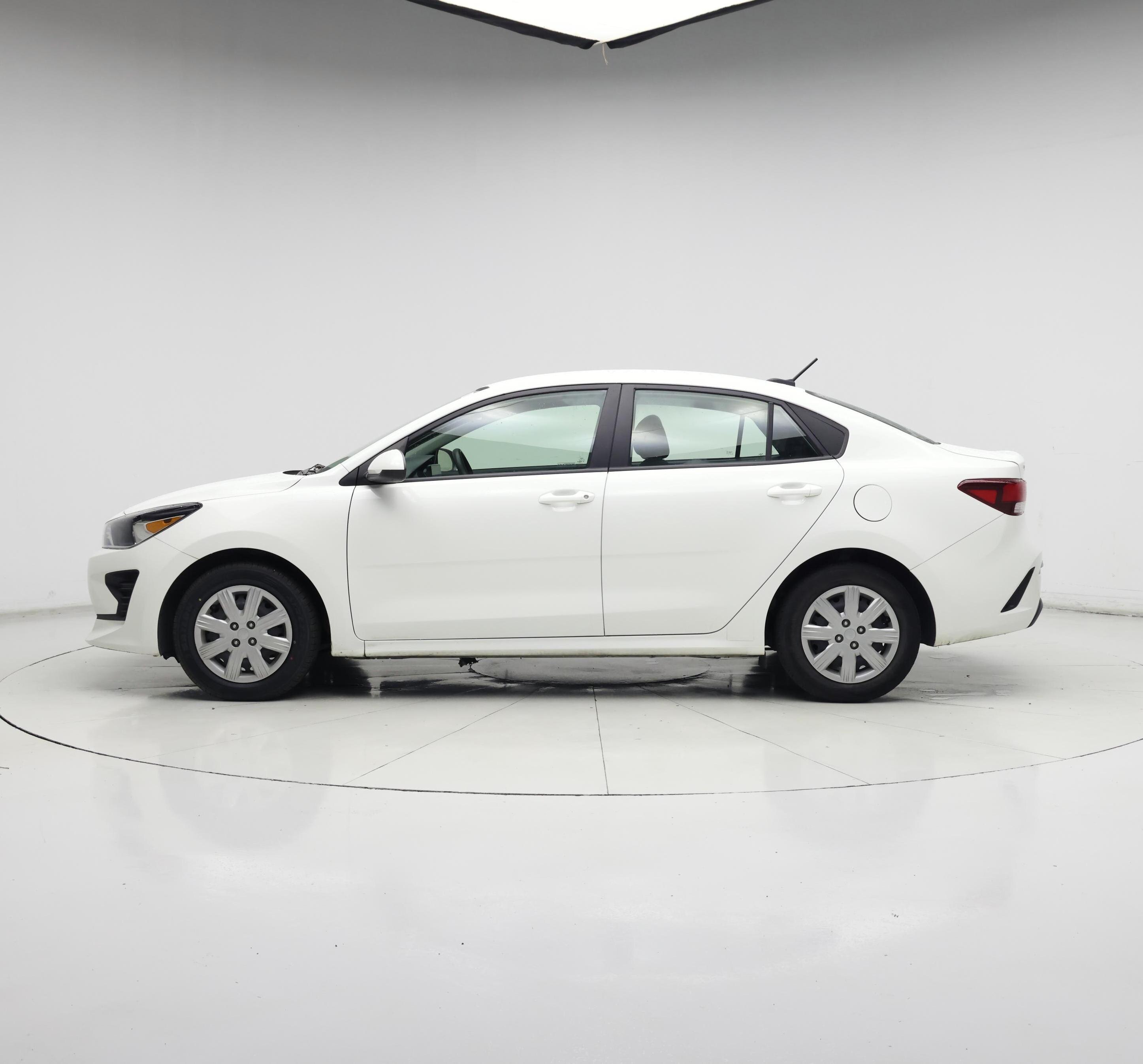 Thumbnail: 2023 Kia Rio - 3