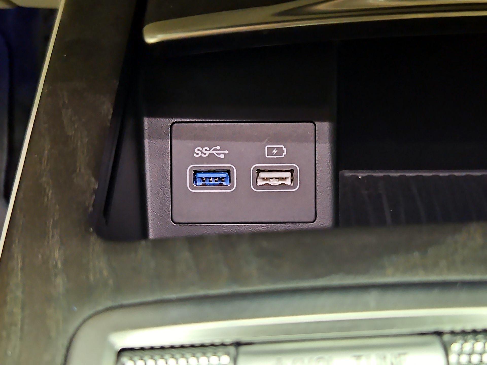 Thumbnail: 2023 Genesis G80 - 19