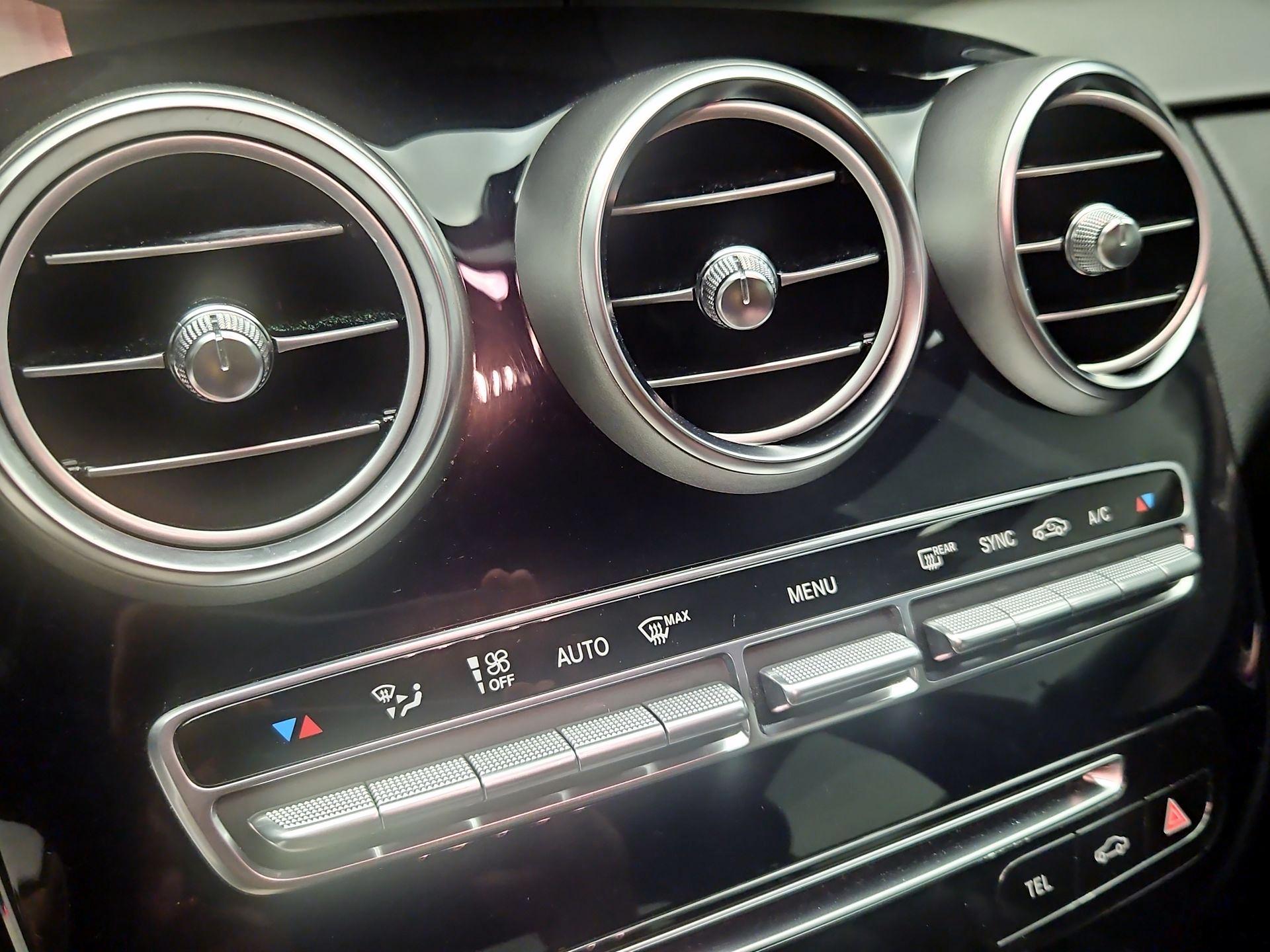 Thumbnail: 2015 Mercedes-Benz C-Class - 17