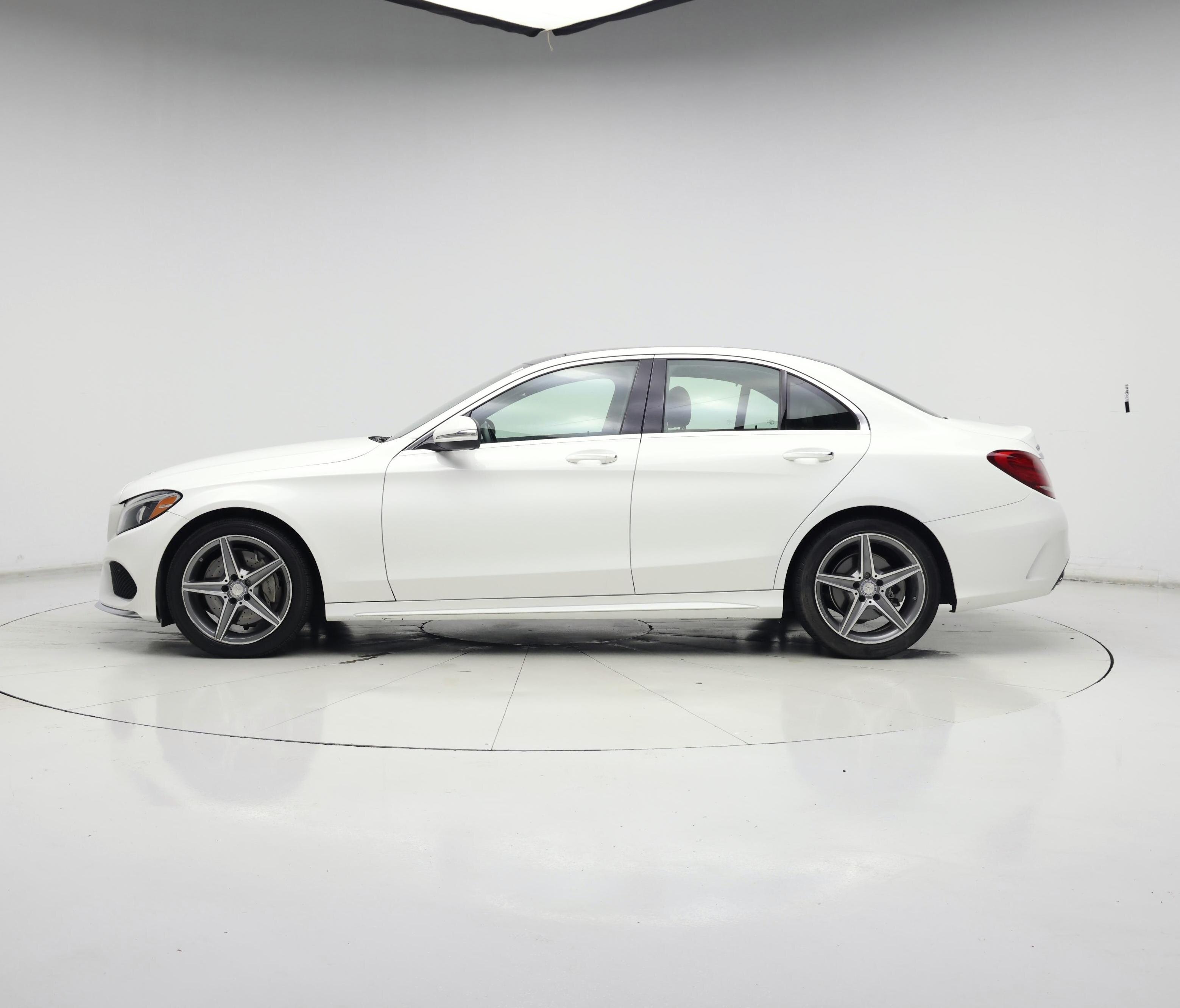 Thumbnail: 2015 Mercedes-Benz C-Class - 3