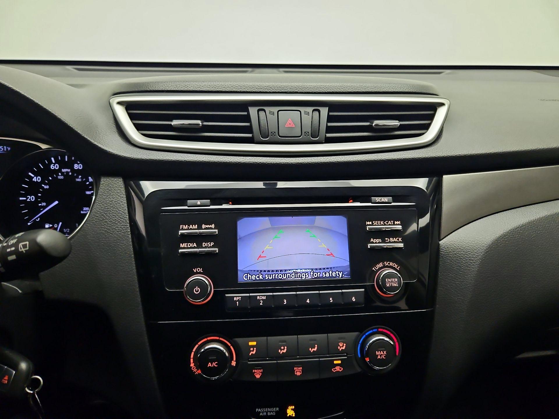 Thumbnail: 2015 Nissan Rogue - 13